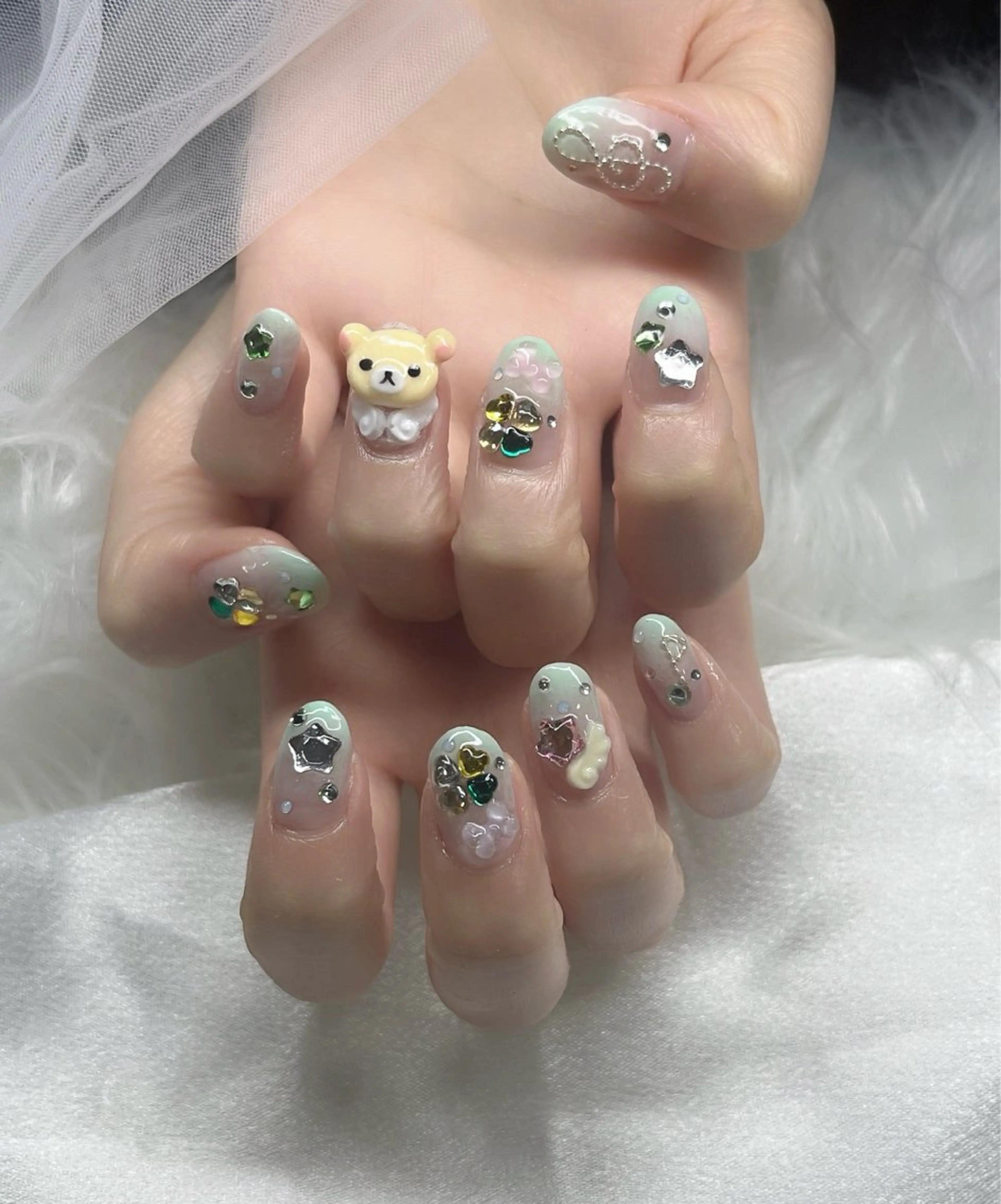 ネイル YOLO NAILのネイルデザイン