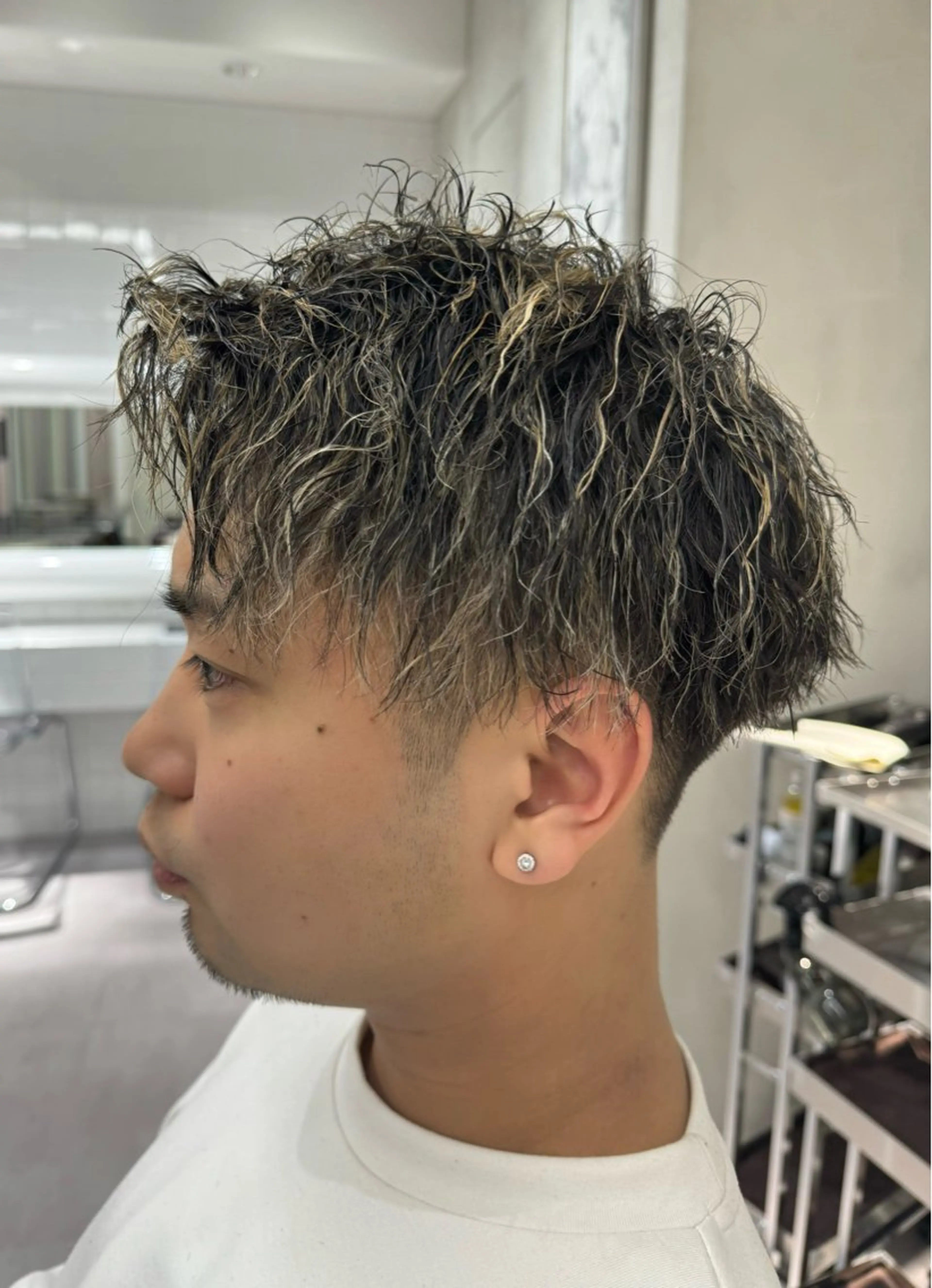 パーマ メンズ メンズハイライト メンズパーマ ツイストスパイラルパーマ スパイラルパーマ メンズ特化ニュアンス パーマ　RYOのヘアスタイル