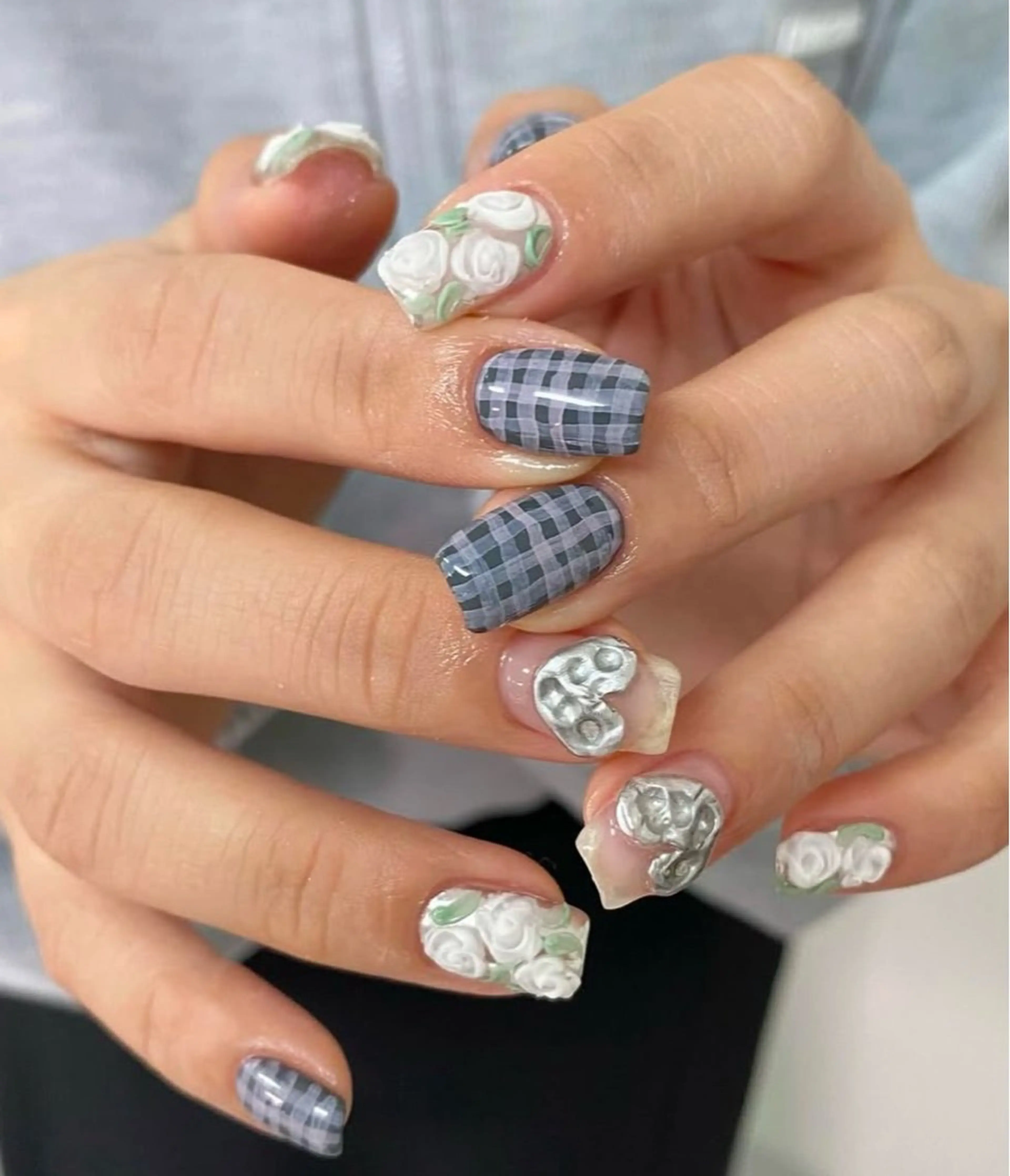 ネイル フレンチネイル グラデーション キラキラネイル 韓国ネイル マグネットネイル ハンドネイル 🎀🎀YooLi Nail Salonのネイルデザイン