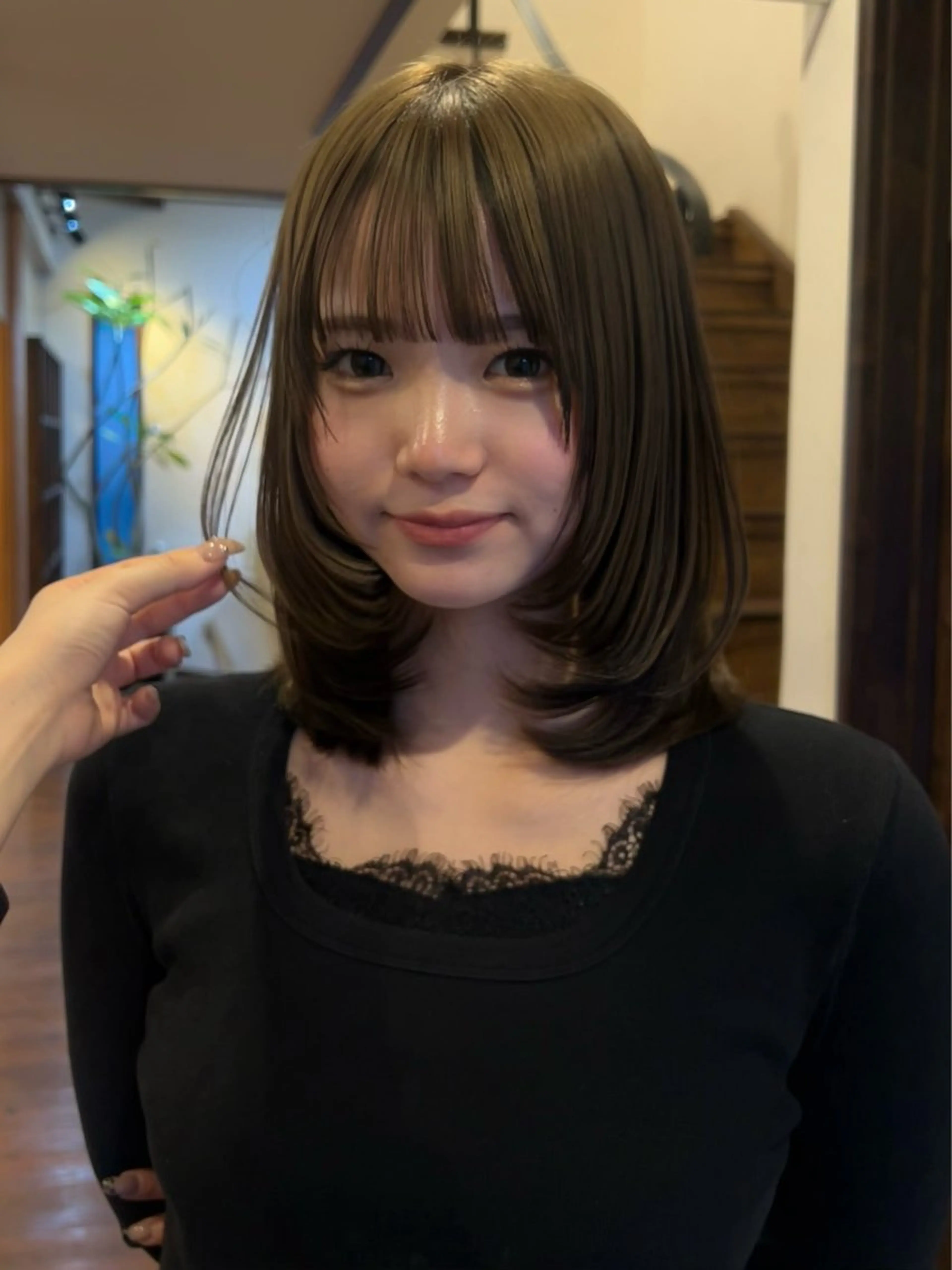 ミディアム ミディアムレイヤー 顔まわりレイヤー 顔周りカット レイヤーカット 美容室 Luccica HAWAII所属・ミディアム/ボブ/ Shukaのヘアスタイル