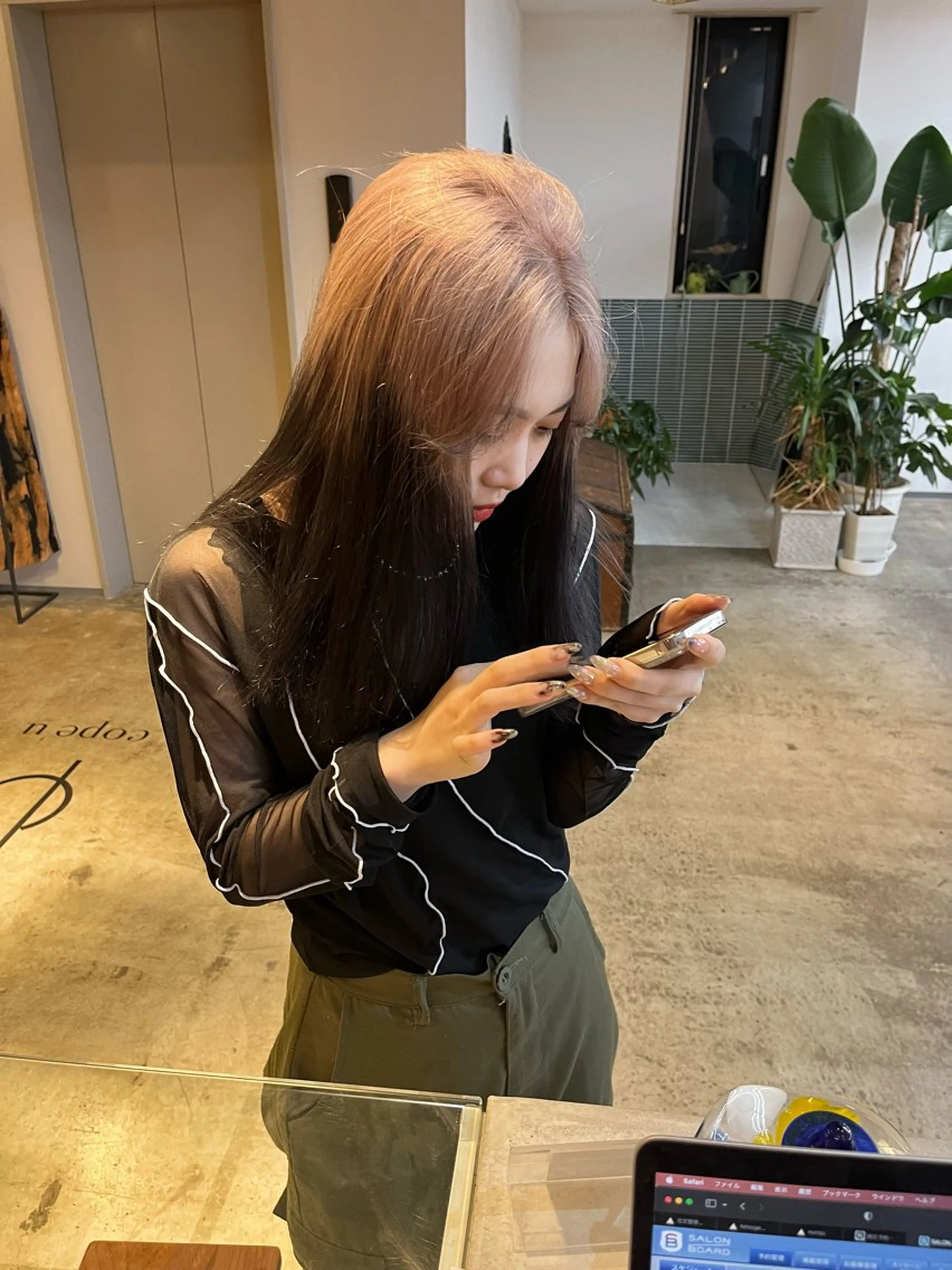 セミロング カラー ブリーチ カット ヘアカラー トリートメント 🩷ハイトーン透明感 レイヤー🩷ユリカのヘアスタイル