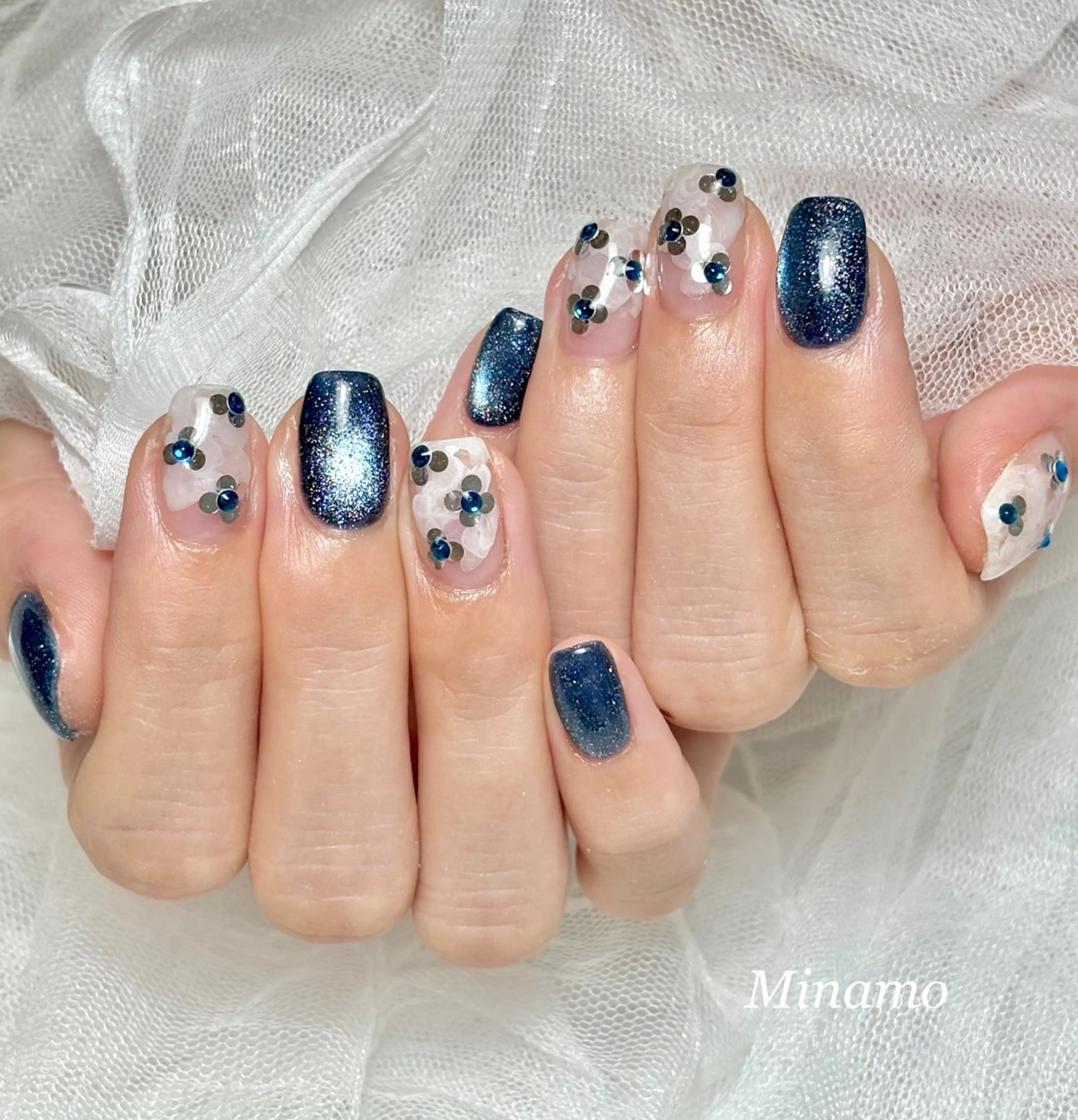 ネイル ブルー フラッシュネイル フラッシュマグ 持ち込み ハンドネイル Minamo 🩵のネイルデザイン