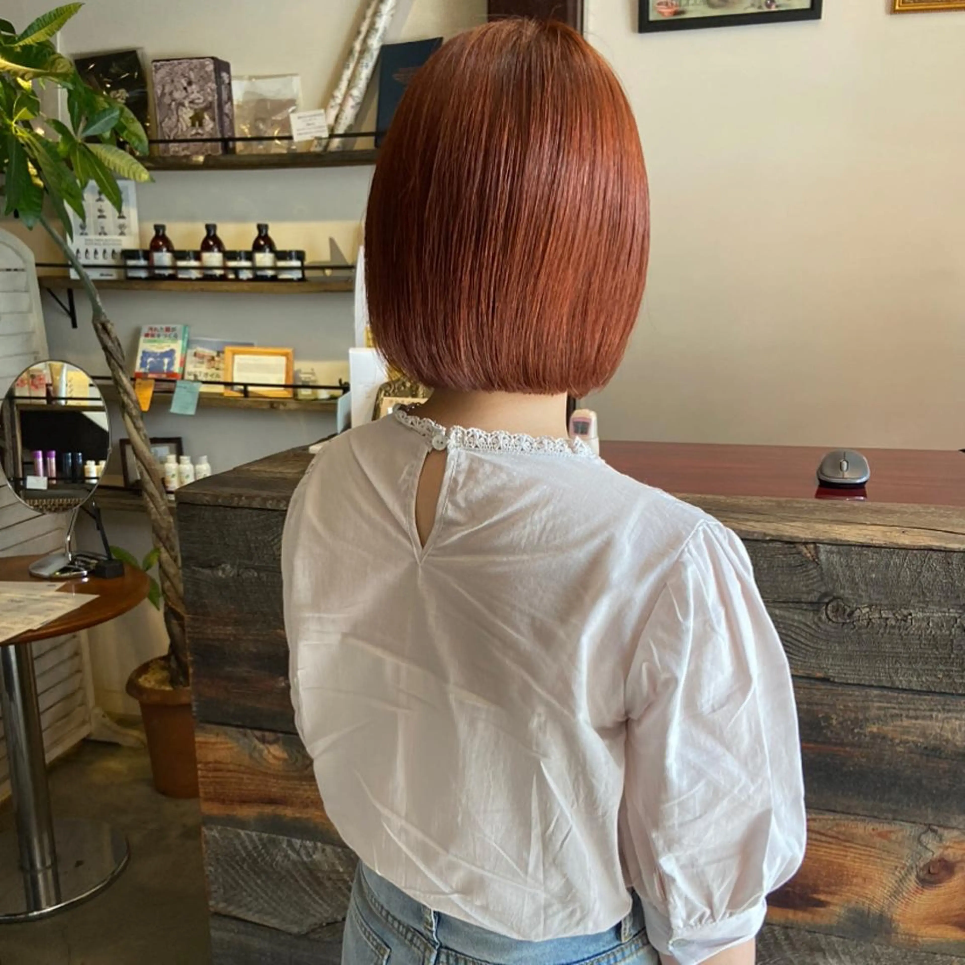 ショート カット ヘアカラー 吉川 愛美李のヘアスタイル