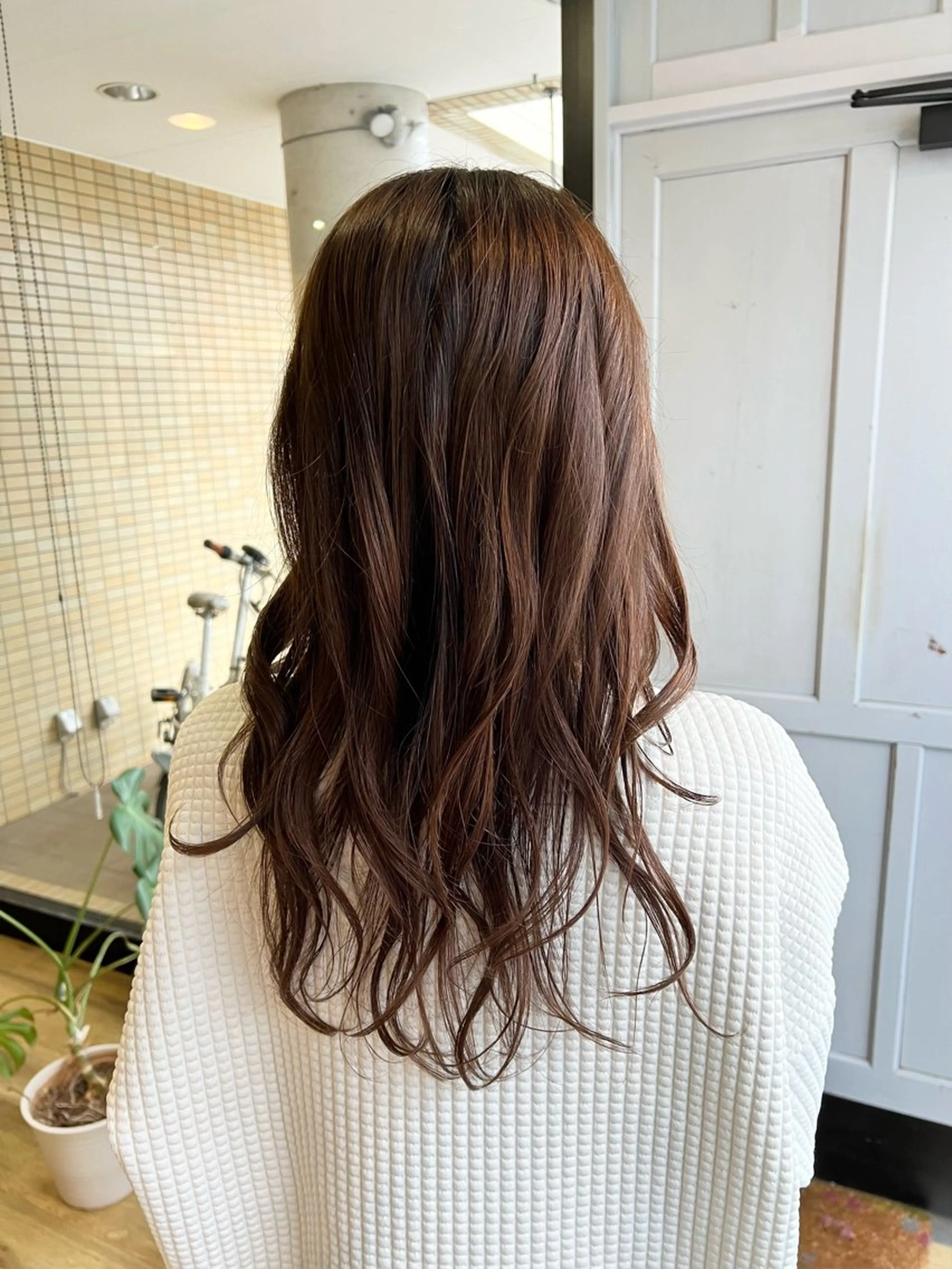 ロング カラー アッシュ ベージュカラー ヘアカラー トリートメント ツキダテ ユイのヘアスタイル