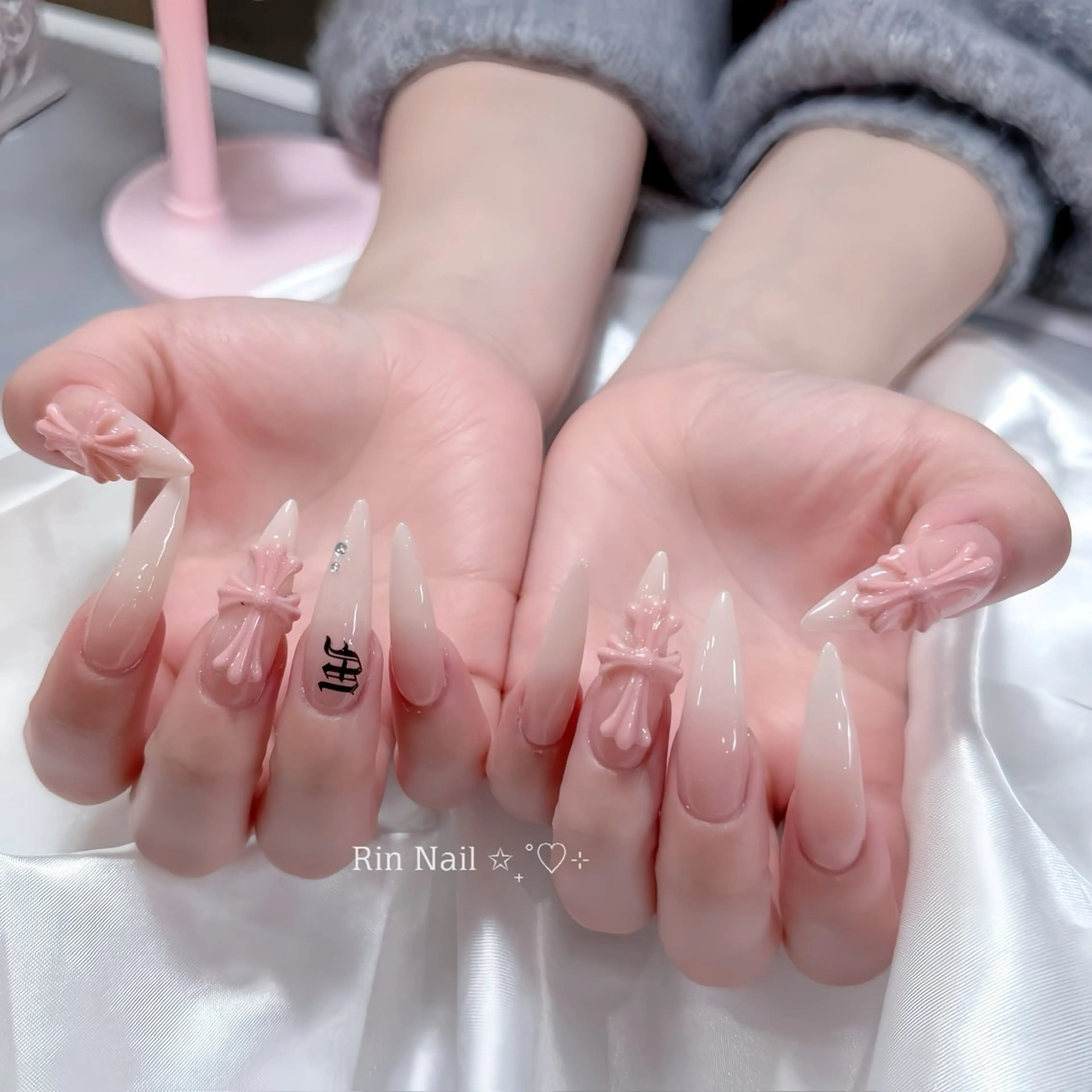 ネイル ボルドー フレンチネイル グラデーション キラキラネイル 韓国ネイル ハンドネイル Rin Nail Shinokuboのネイルデザイン