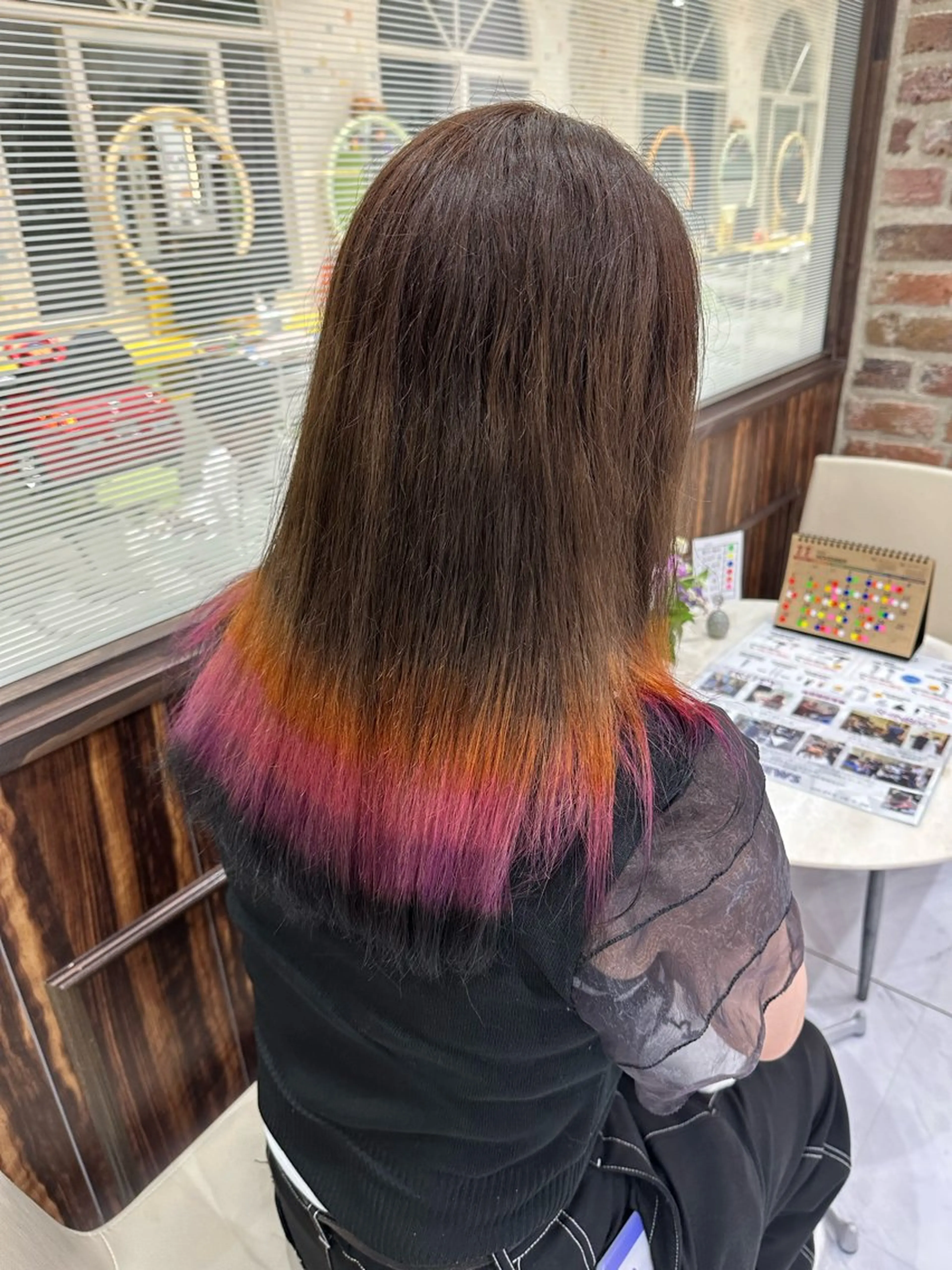 セミロング カラー 狐カラー ヘアカラー トリートメント 七井 香奈 (なないかな)のヘアスタイル