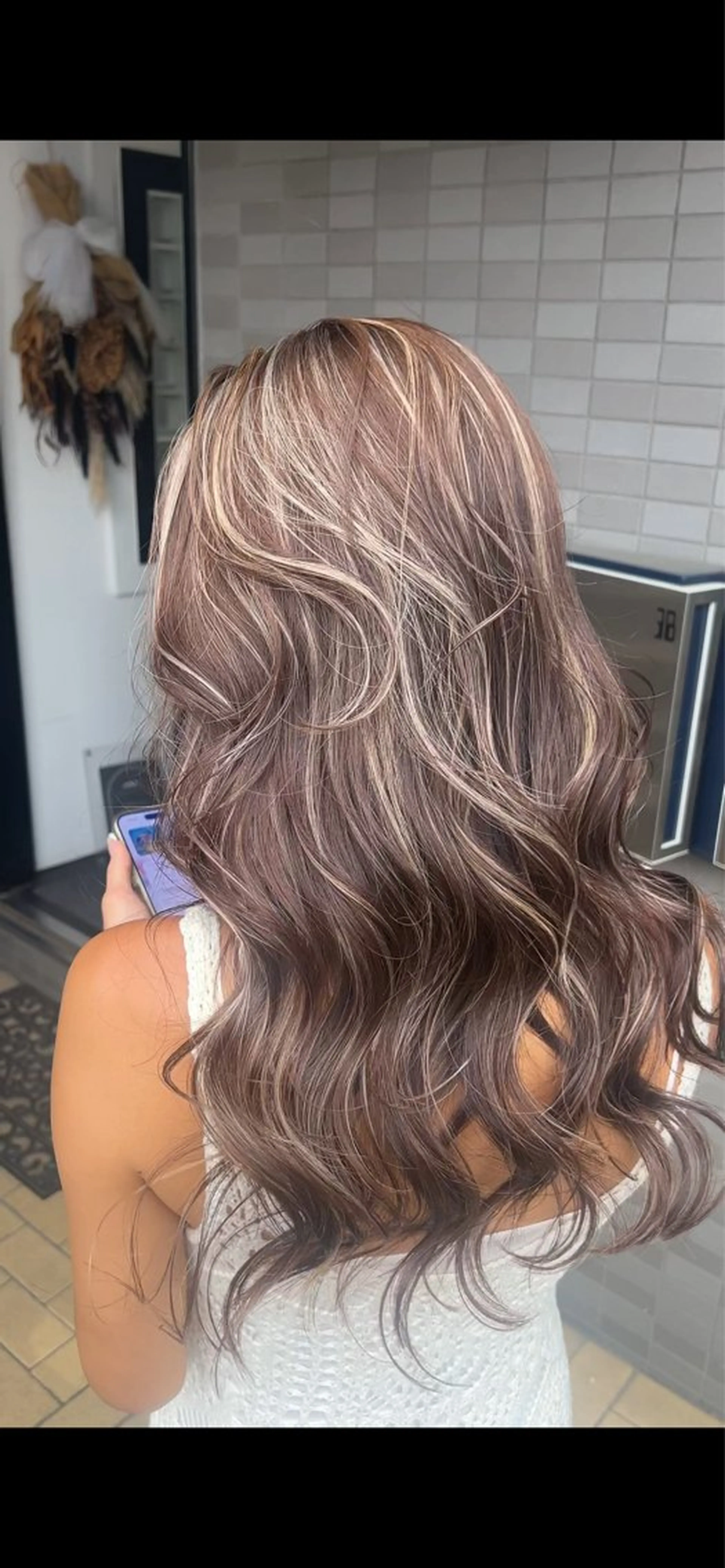 ロング カラー バレイヤージュ ベージュカラー グレージュ ハイライトカラー ハイライト ヘアカラー トリートメント 表参道/ハイライト バレイヤージュのヘアスタイル