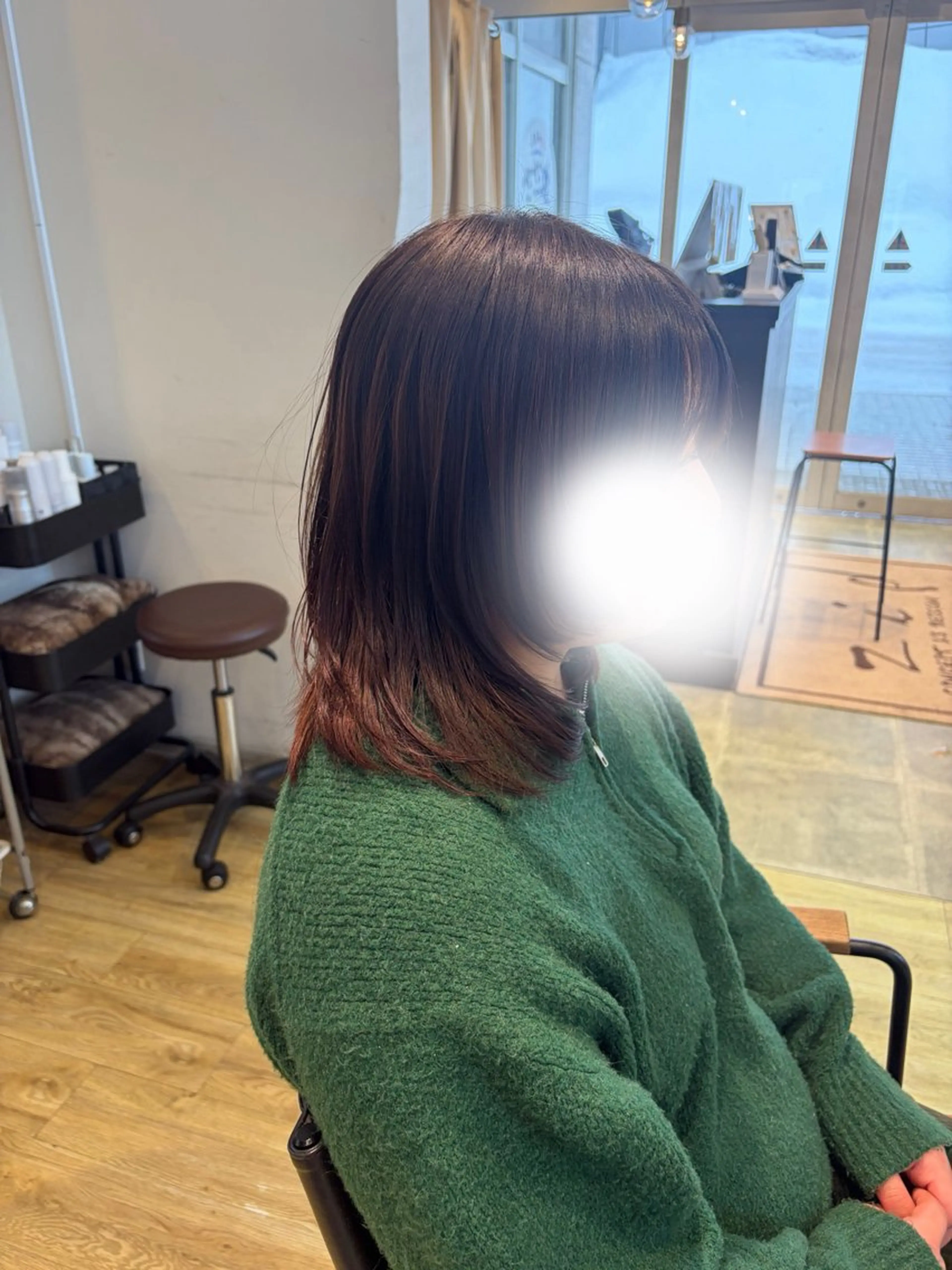 ミディアム カット 水木 里咲のヘアスタイル