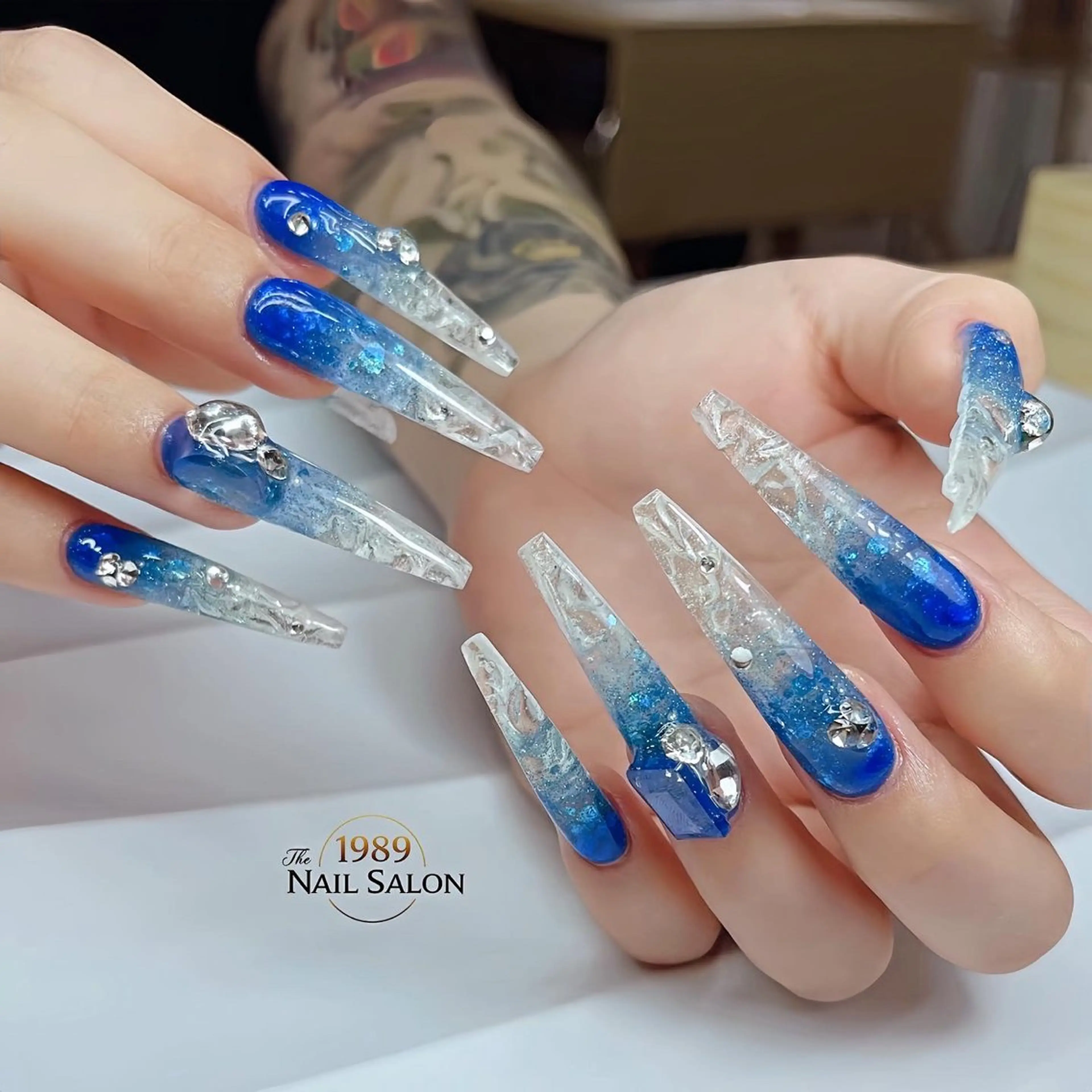 ネイル ロングネイル スーパーロングネイル ハンドネイル The 1989 Nail Salonのネイルデザイン