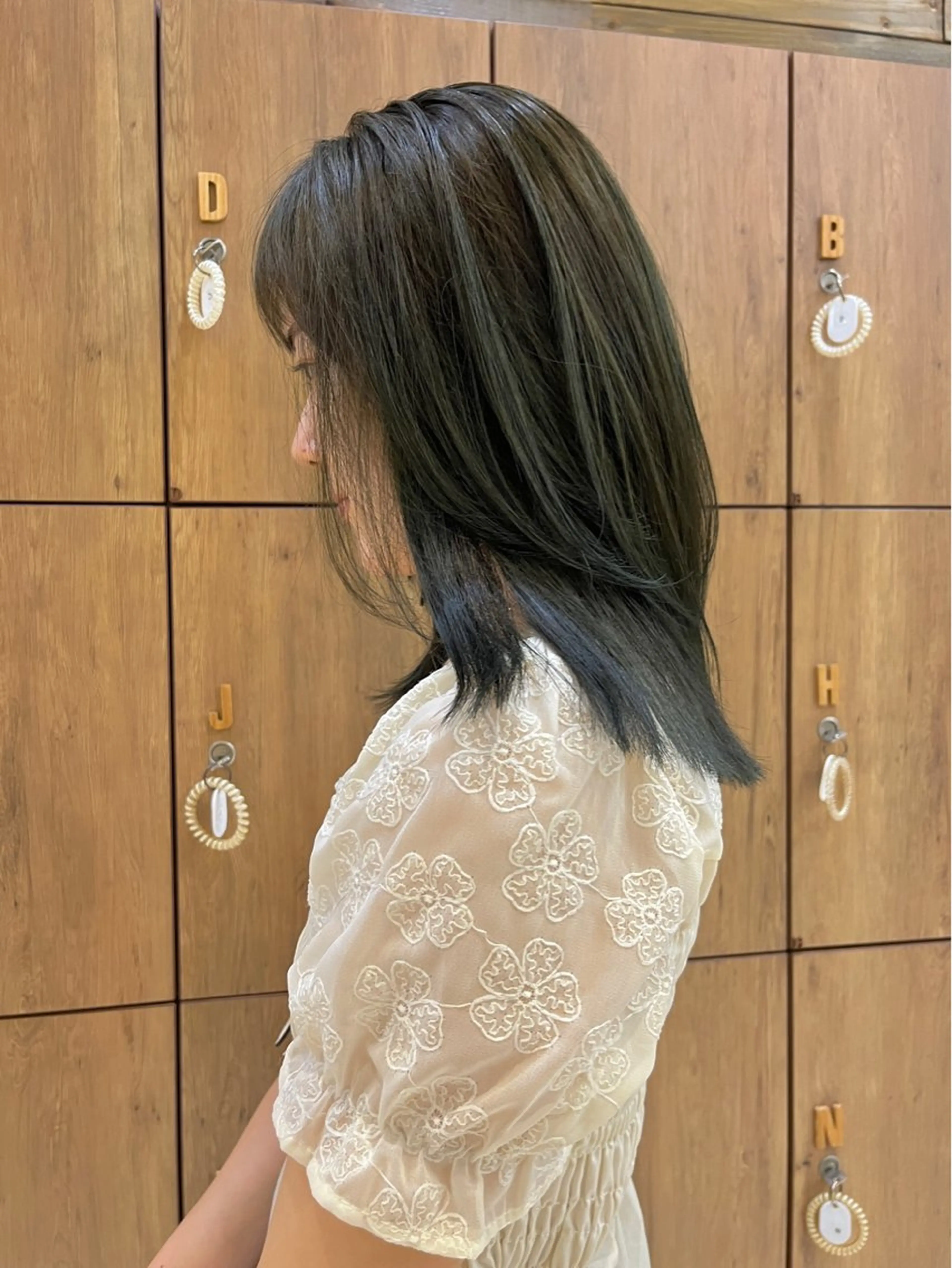 ミディアム カラー ベージュカラー グレージュ オリーブベージュ オリーブカラー オリーブグレージュ カット ヘアカラー 黒田瀬奈/ボブ まろやかベージュのヘアスタイル