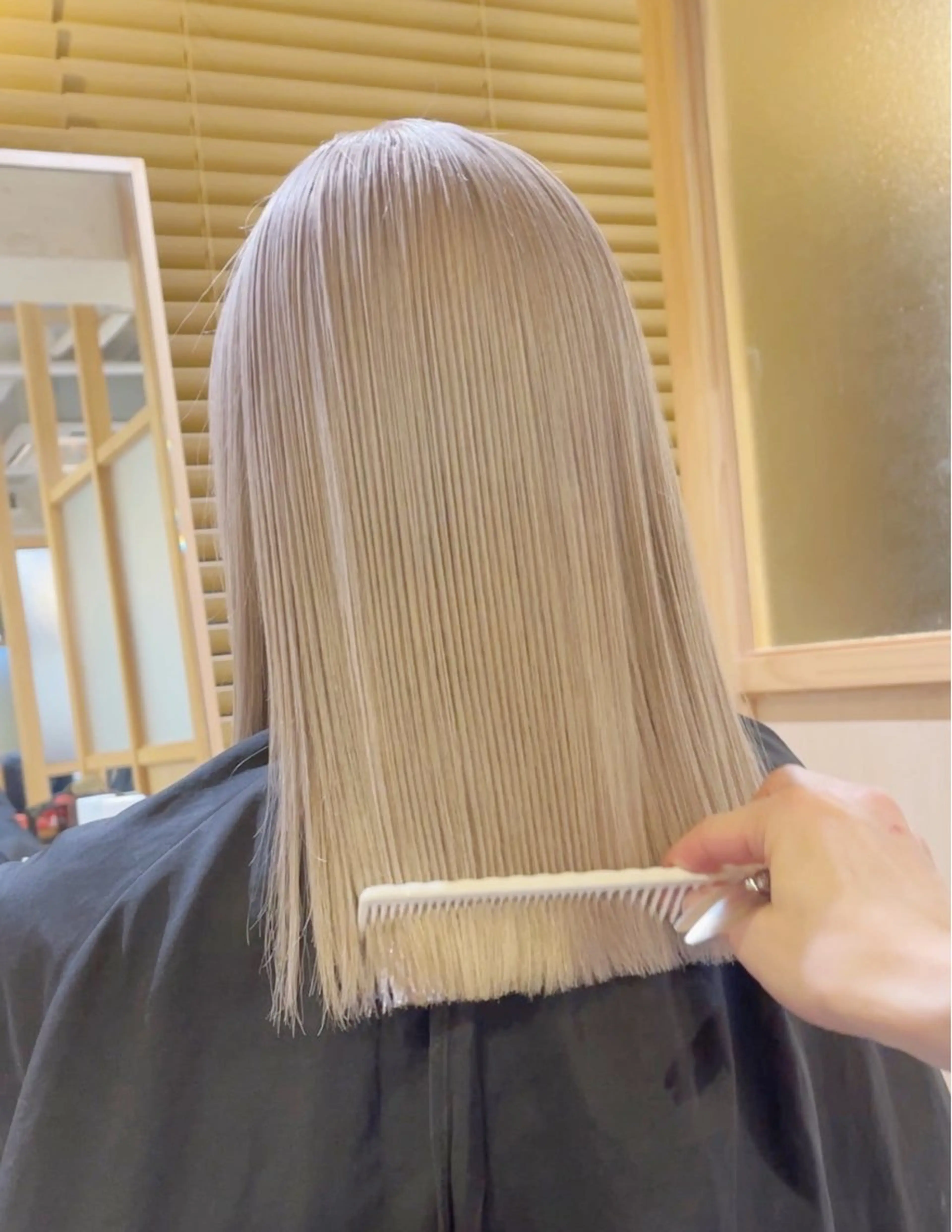 セミロング カラー ベージュカラー ブロンド ブロンドベージュ ホワイトベージュ PALAN K-Beauty SHINJUKU所属・“ミニモ最高評価獲得 “代表"Kohei"のヘアスタイル