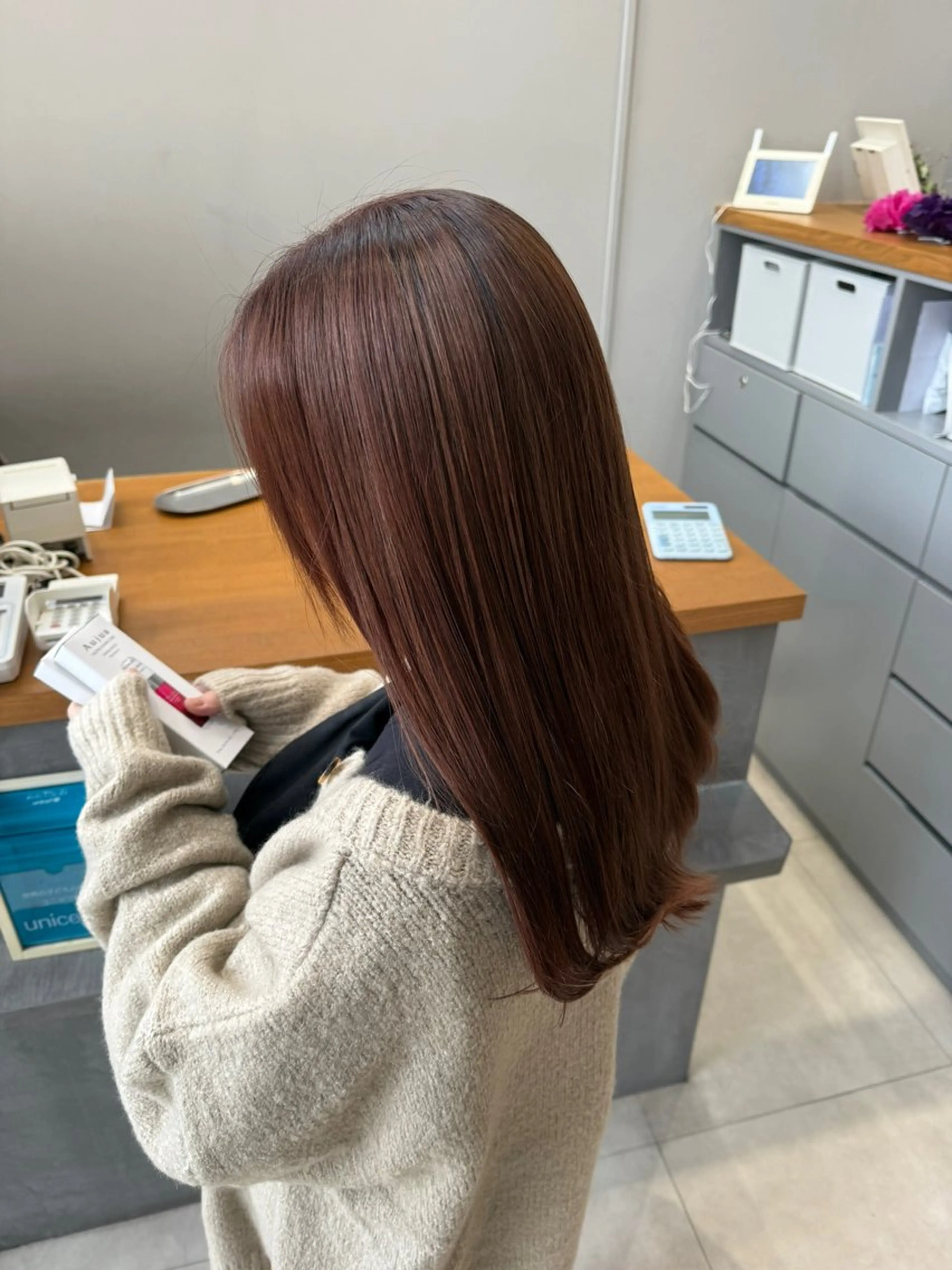 ロング カラー ブラウンカラー ピンクカラー ピンクブラウン エマ ピボット 中川店所属・富原崇太/切りっぱな しボブ/透明感カラーのヘアスタイル