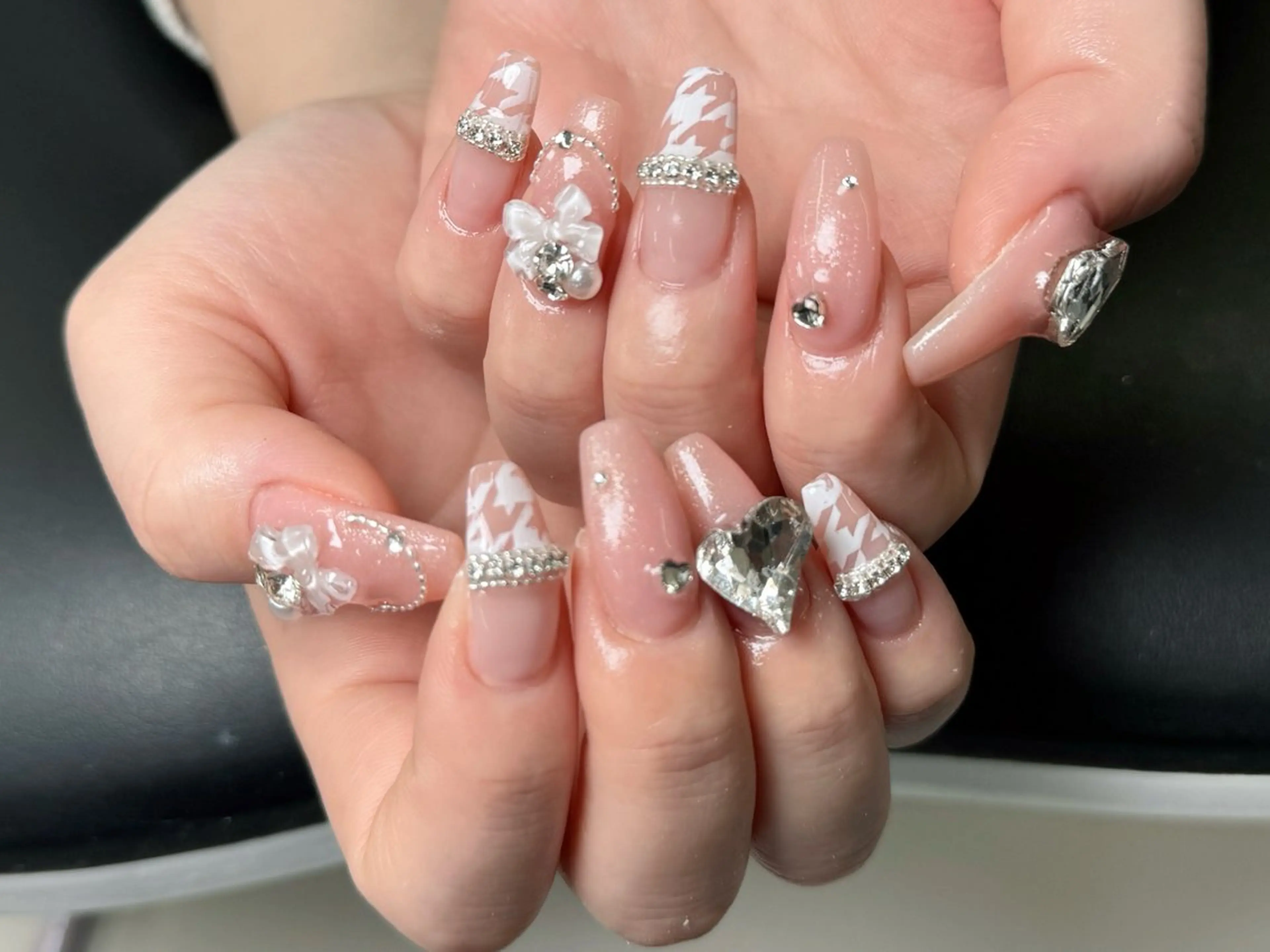 ネイル オーロラネイル チークネイル 長さ出し フットネイル フレンチネイル ハンドネイル ハンドケア Nail&Eyela sh Nanaのネイルデザイン