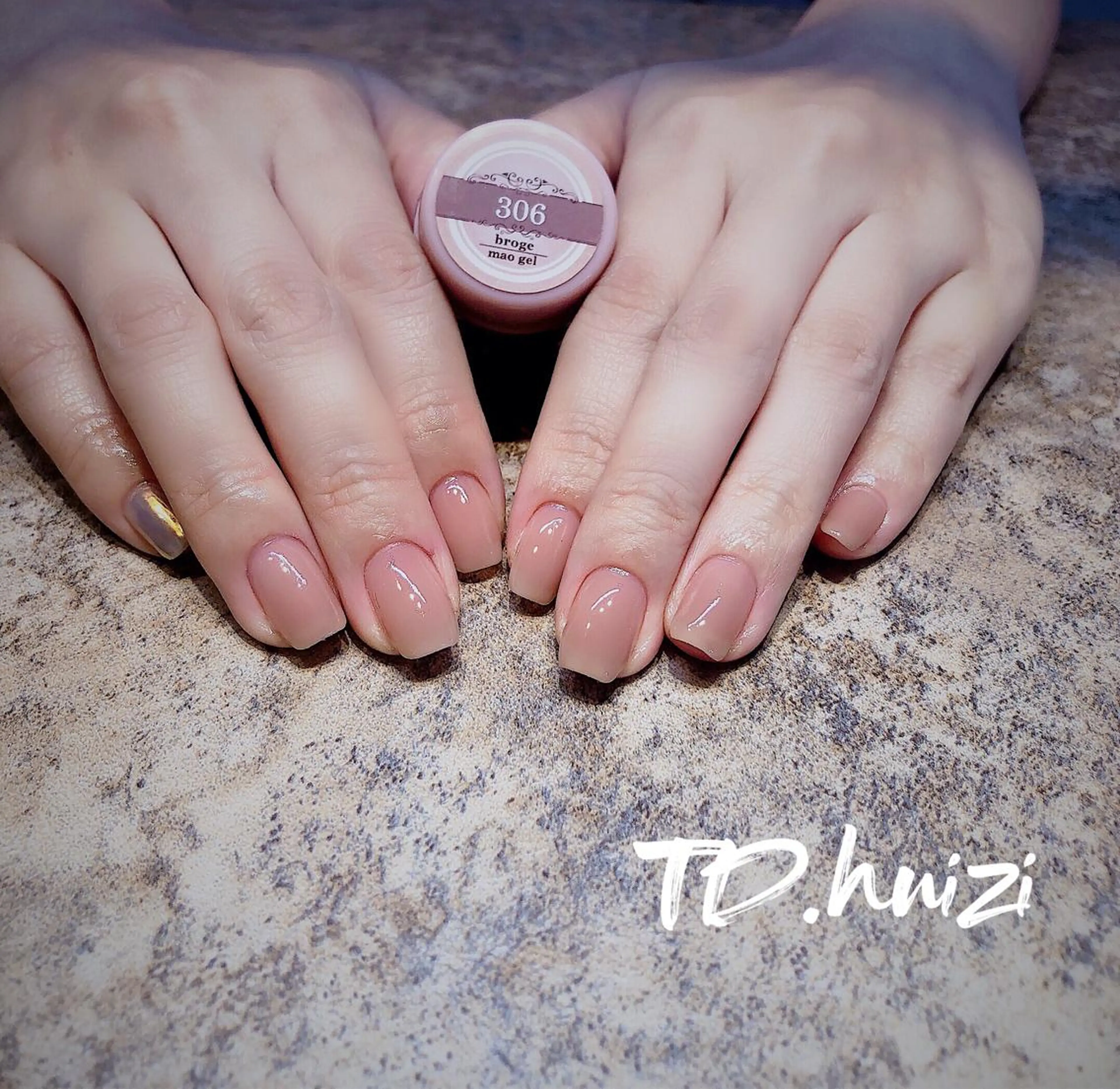 ミディアム ハンドネイル めぐみのネイルサロン 惠のネイルデザイン