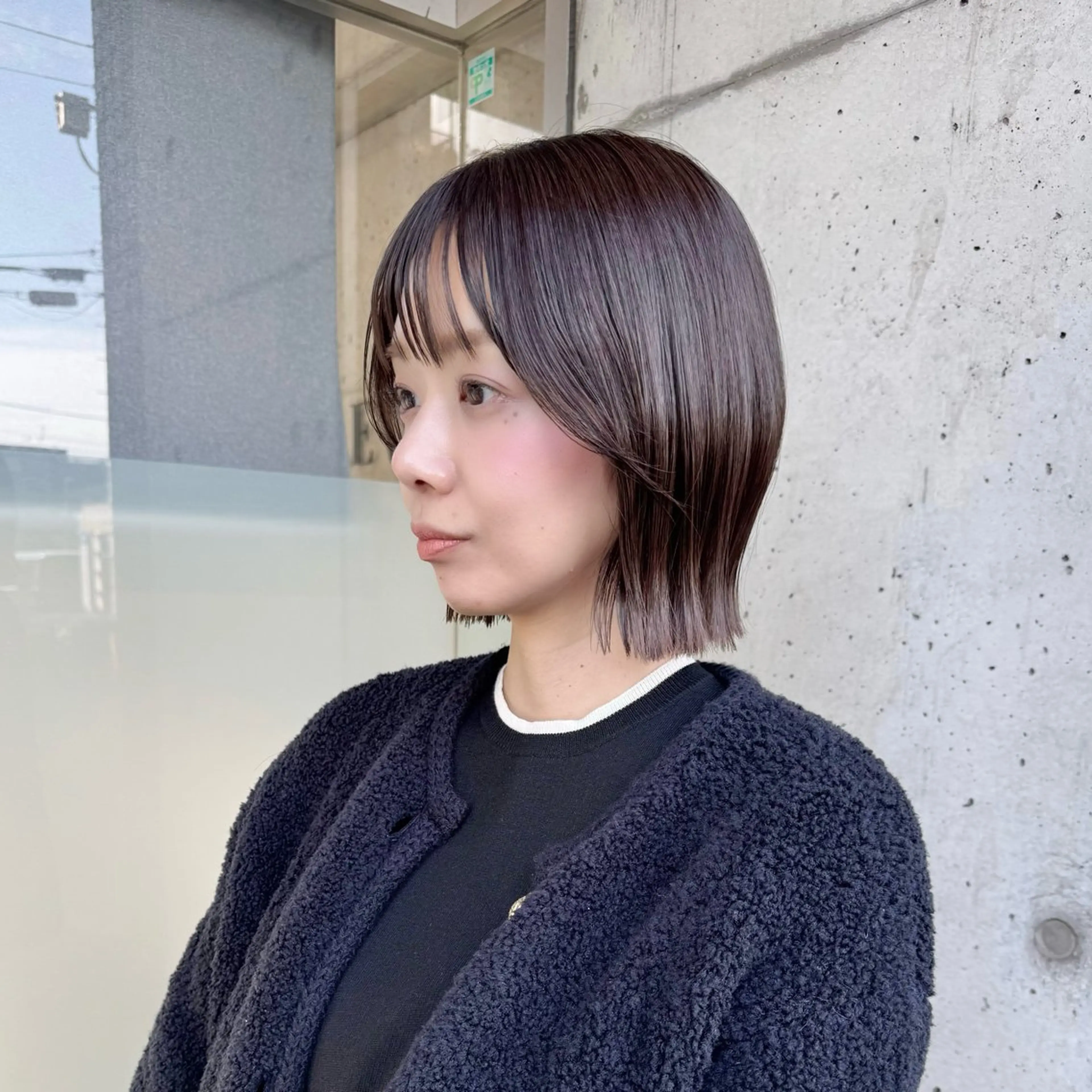 ミディアム 切りっぱなしボブ ボブ カット ヘアカラー トリートメント 会田有紀 /切りっぱなしボブのヘアスタイル