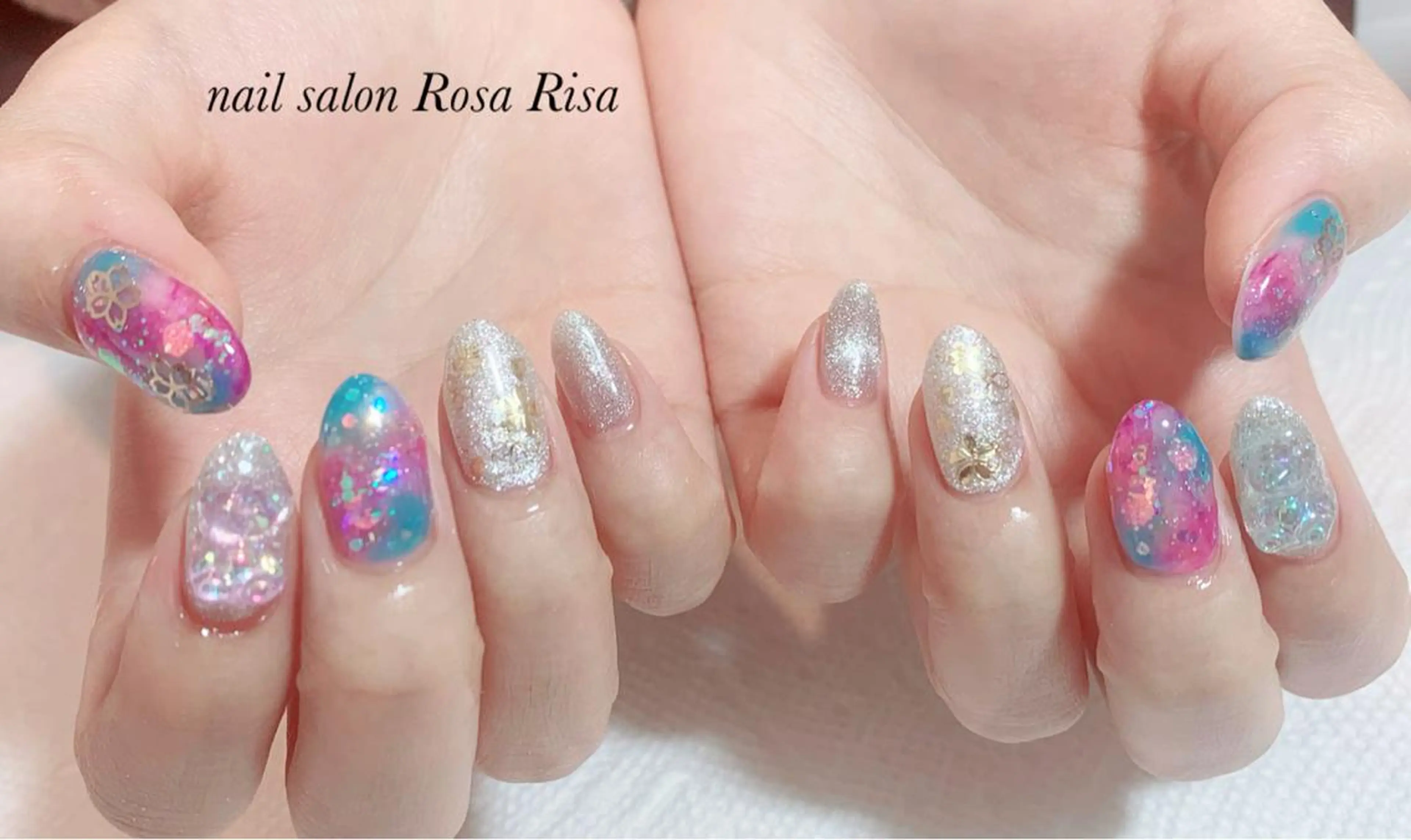 ミディアム ネイル オーロラネイル 桜ネイル ハンドネイル ネイルスタジオ シェイクユアハンズのネイルデザイン