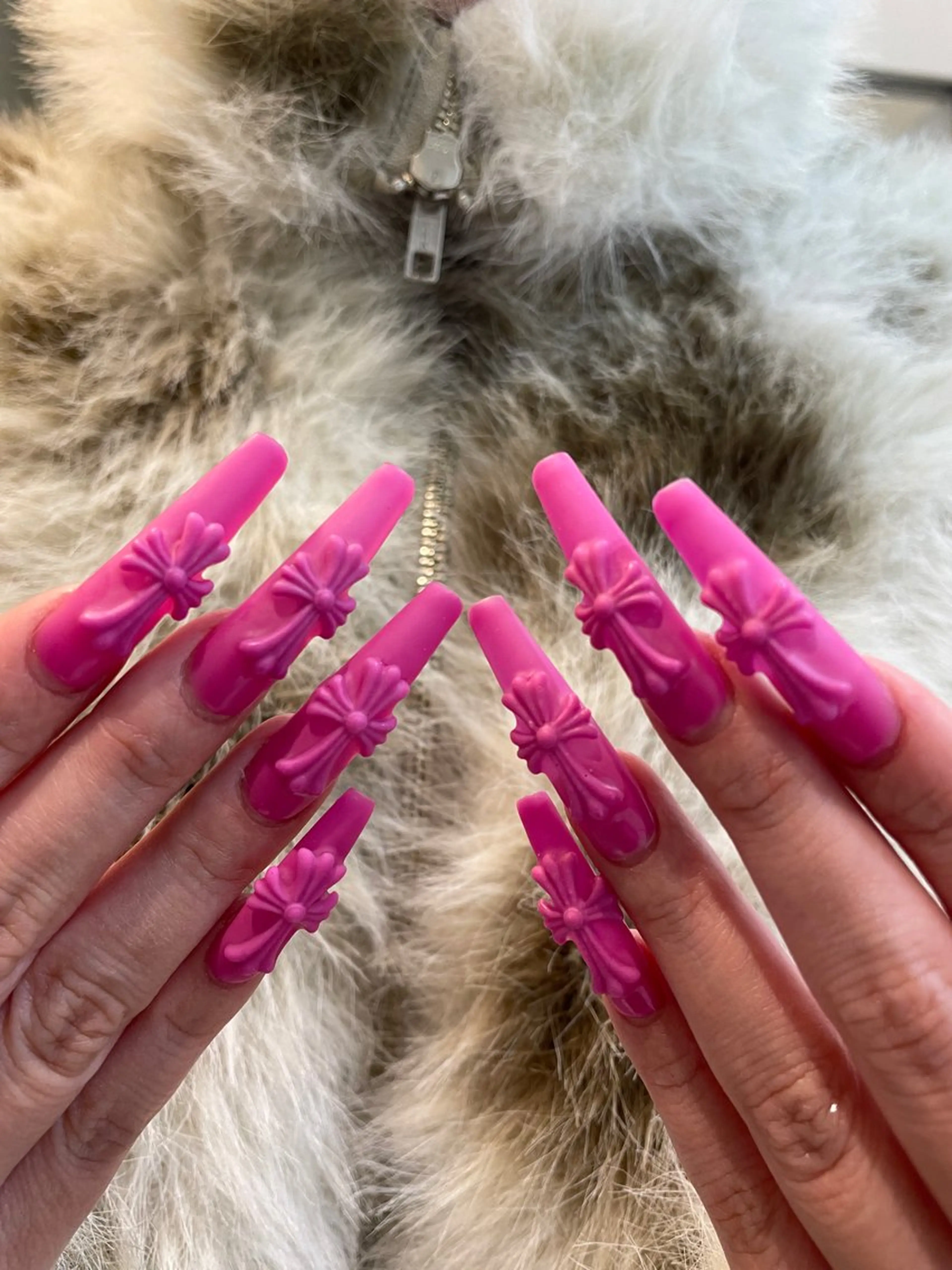 ネイル GO TODAY シェアサロン 渋谷Amiu店所属・渋谷ネイル🎀 y2k/海外ネイルのネイルデザイン