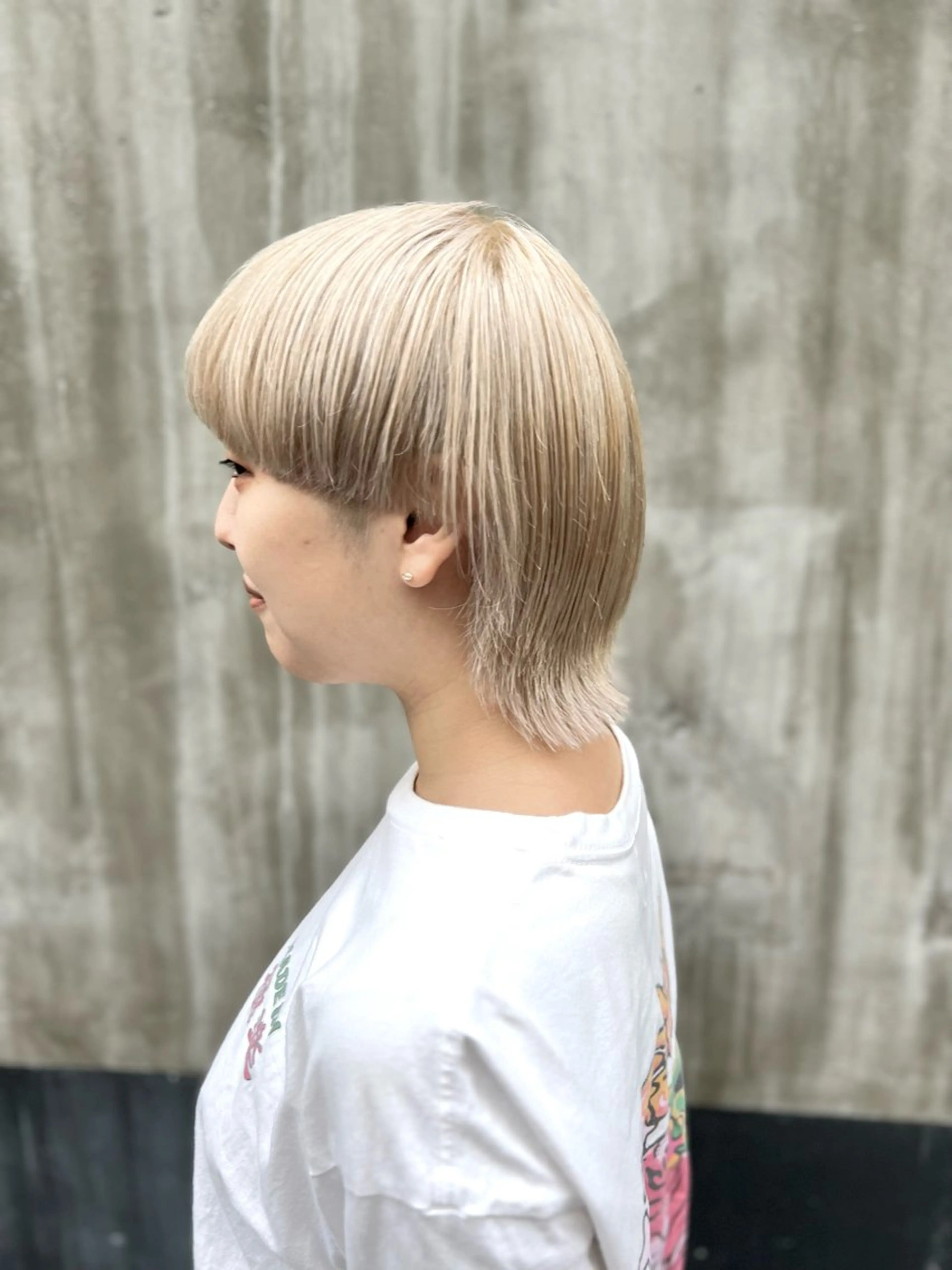 ショート カラー ベージュカラー ホワイトベージュ ウルフカット 🍇おぐら めぐみ🍇のヘアスタイル