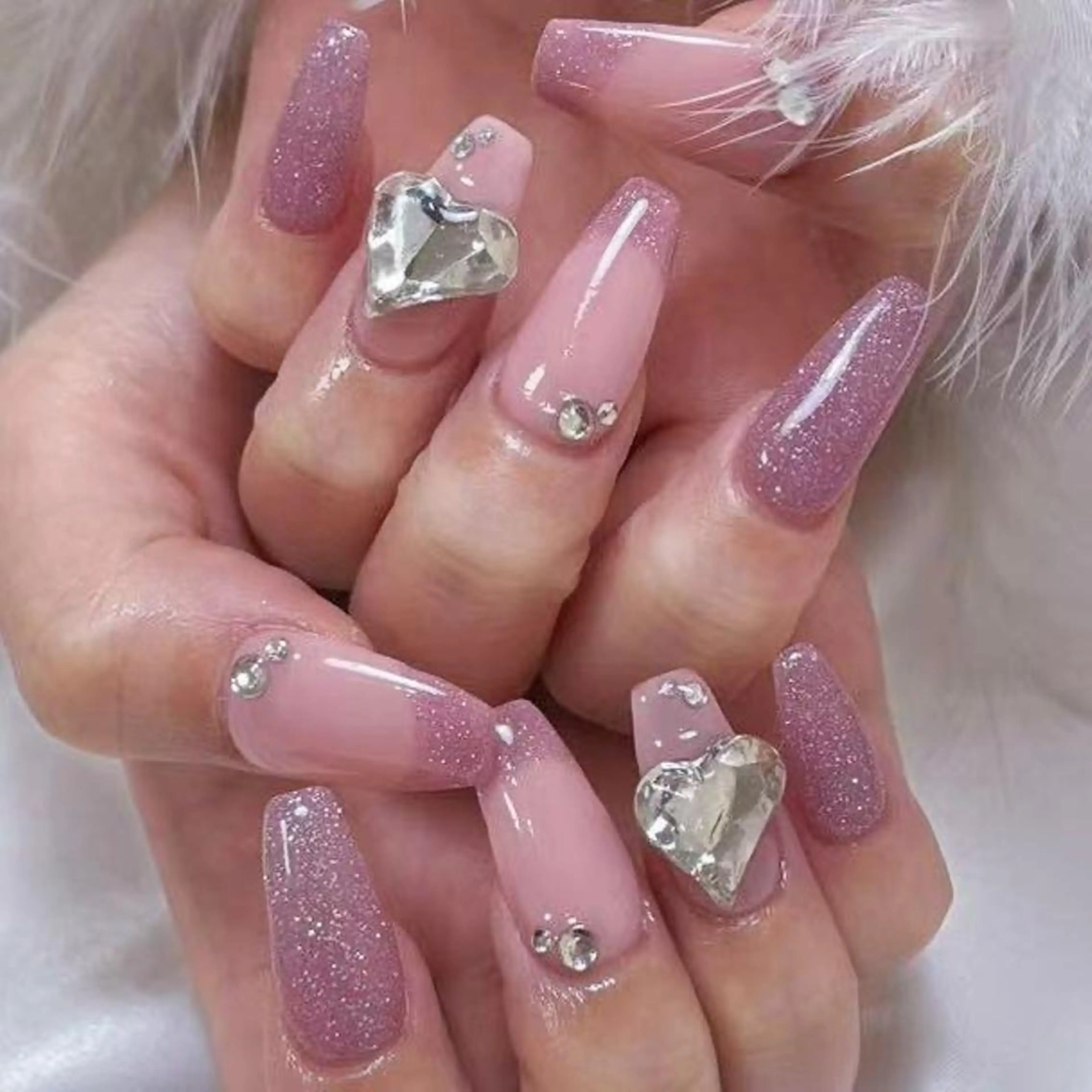 ネイル アートネイル オーロラネイル ガーリー キラキラネイル 韓国ネイル ハンドネイル DIAMOND 💅のネイルデザイン