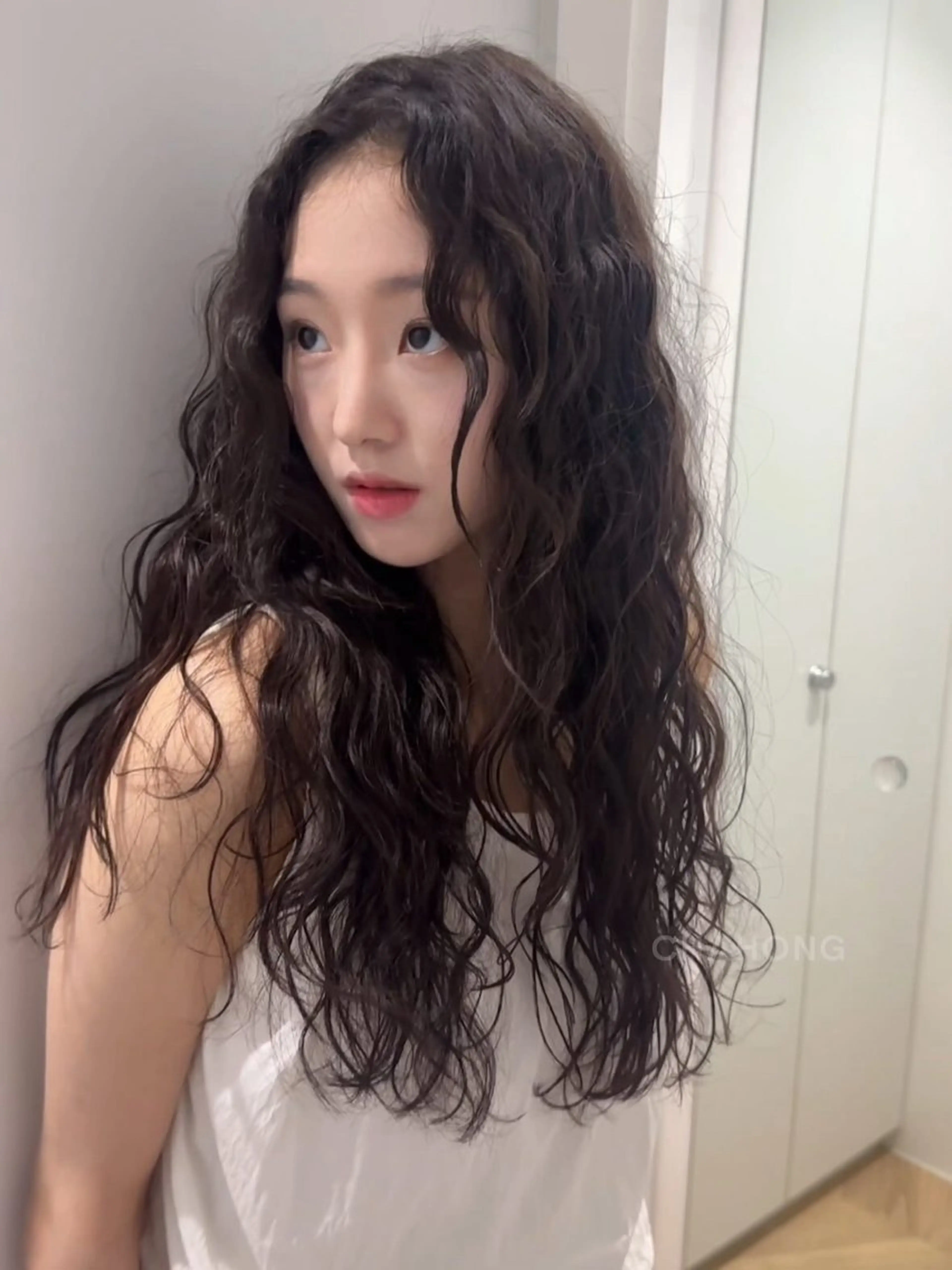 ロング カラー パーマ カット 表参道/赤み無し 透明感 colorのヘアスタイル