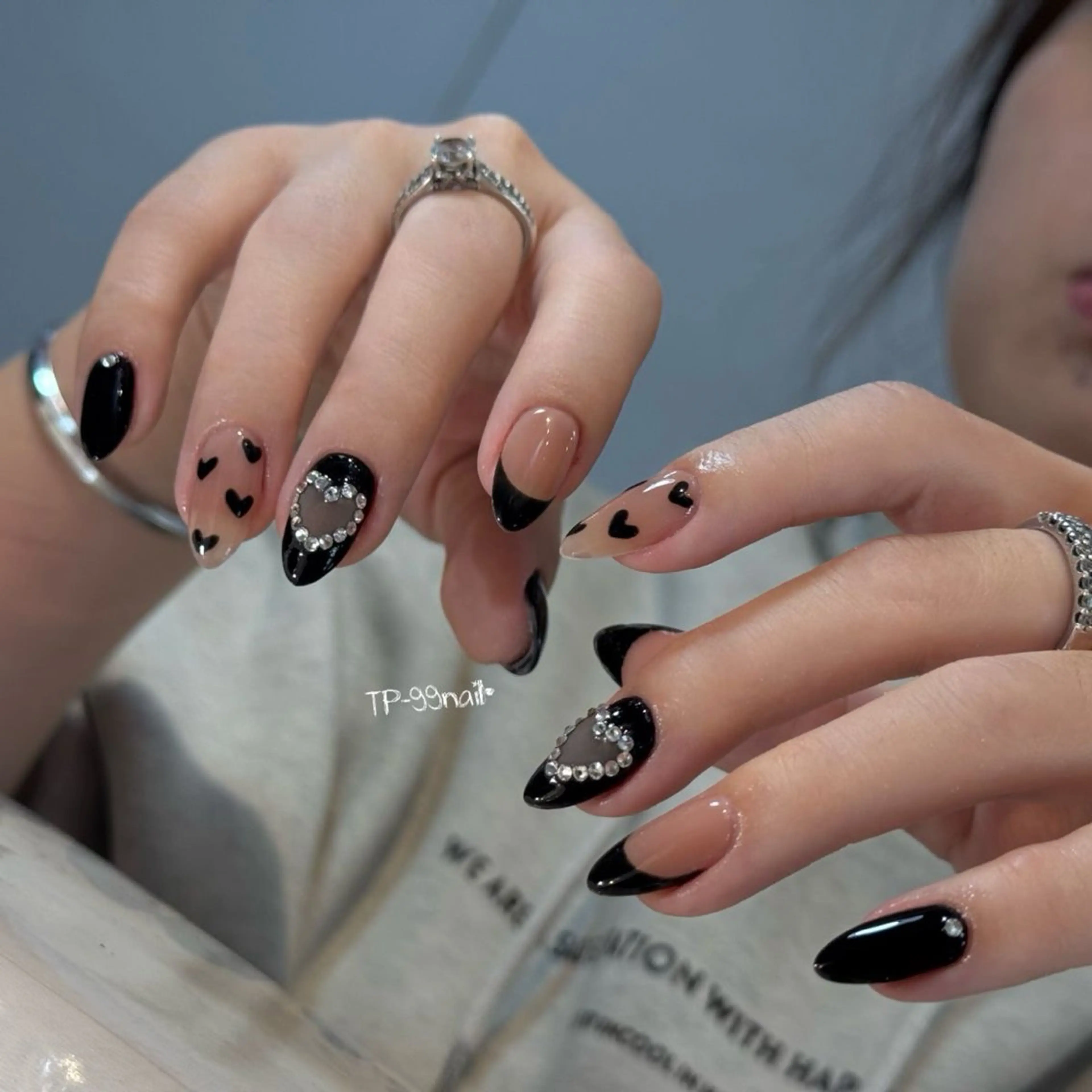 ネイル ハート 持ち込み バレンタイン RINN ANA.CHUOのネイルデザイン