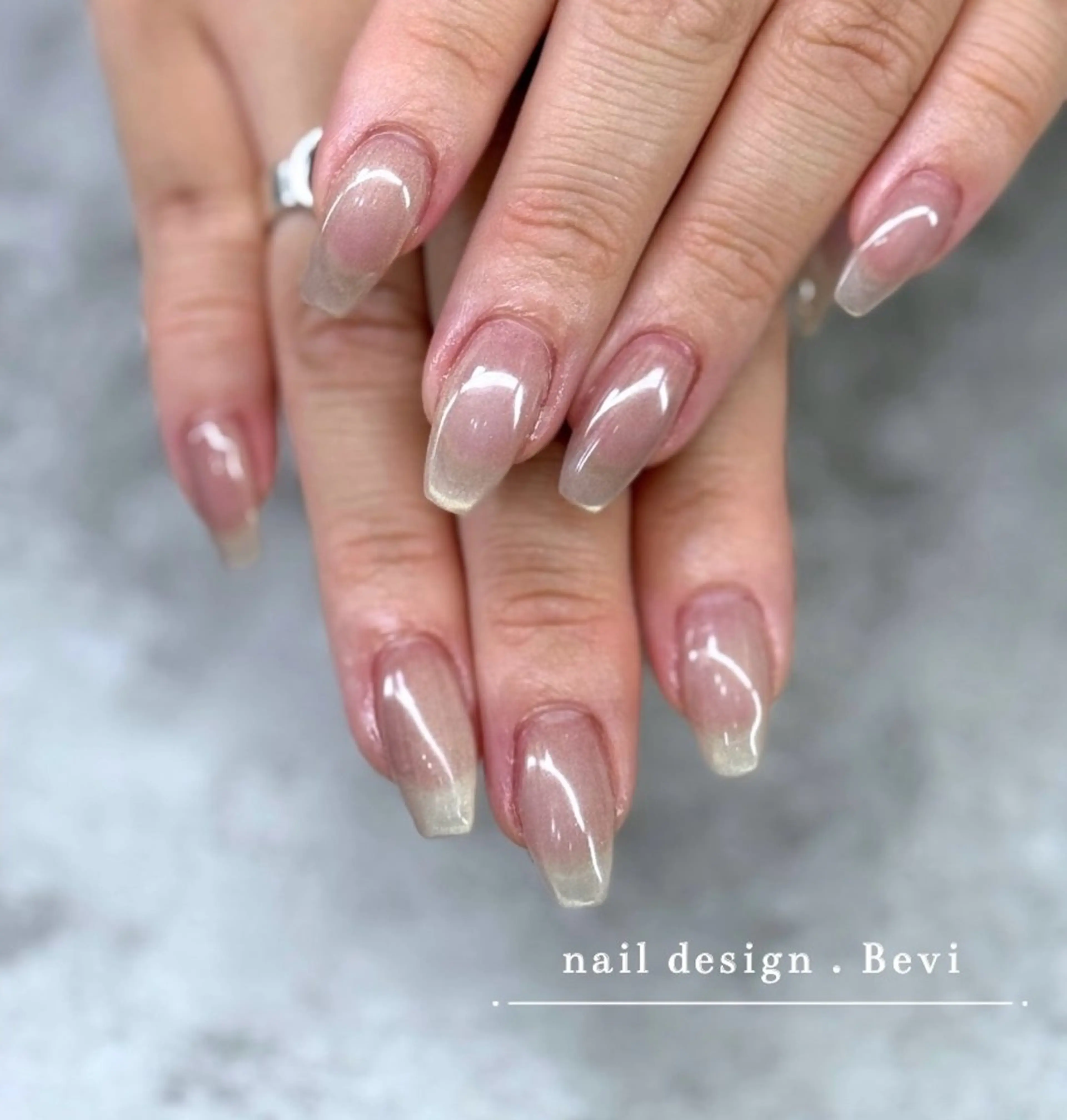 ネイル オーロラネイル クリアネイル フラッシュネイル フラッシュマグ フットネイル ハンドネイル Bevi salonのその他イメージ