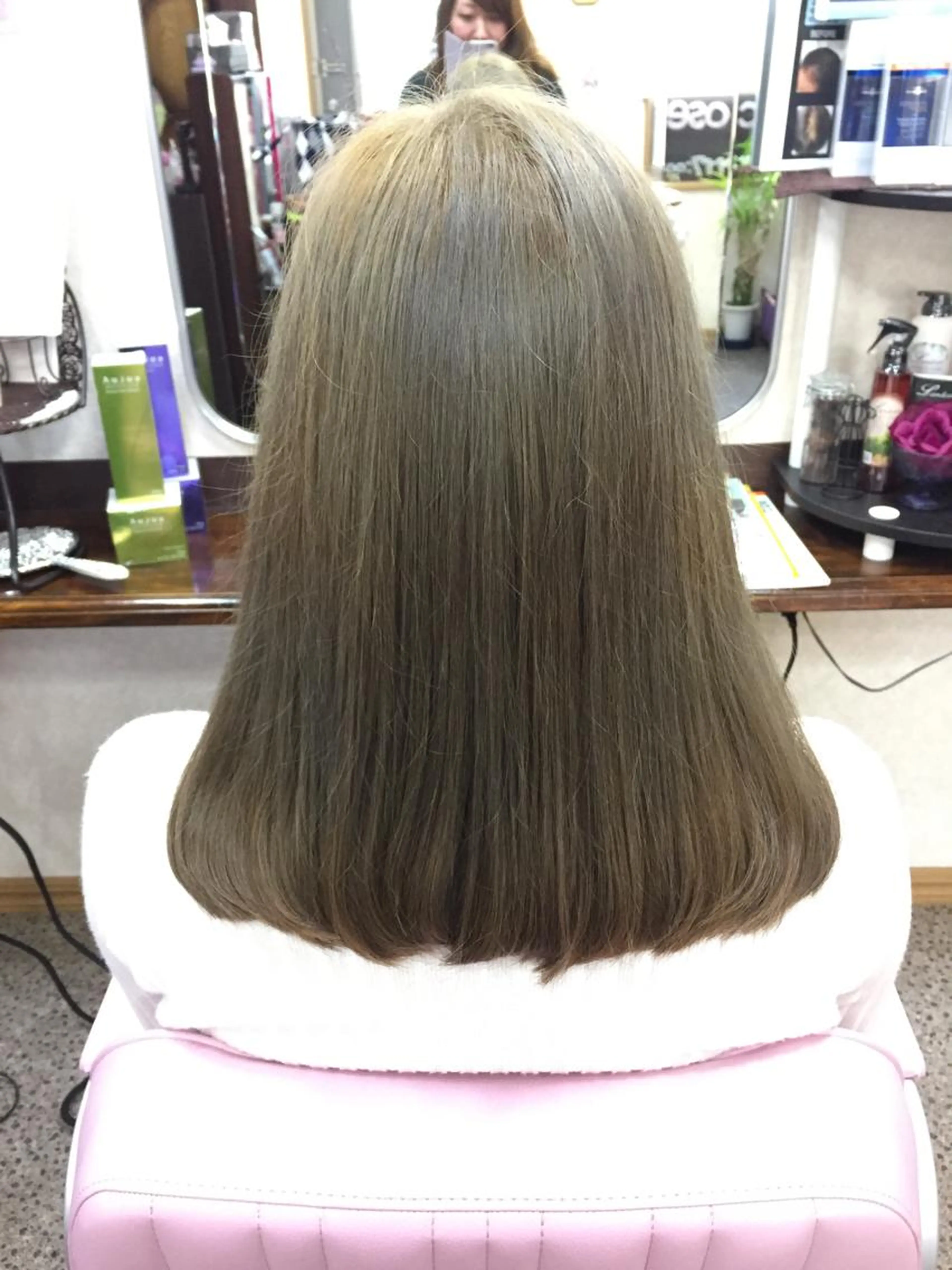 カット＋ヘアカラー　Wカラーご希望の場合やブリーチが必要な場合(1回追加＋3000円) (ロング＋500円)の写真