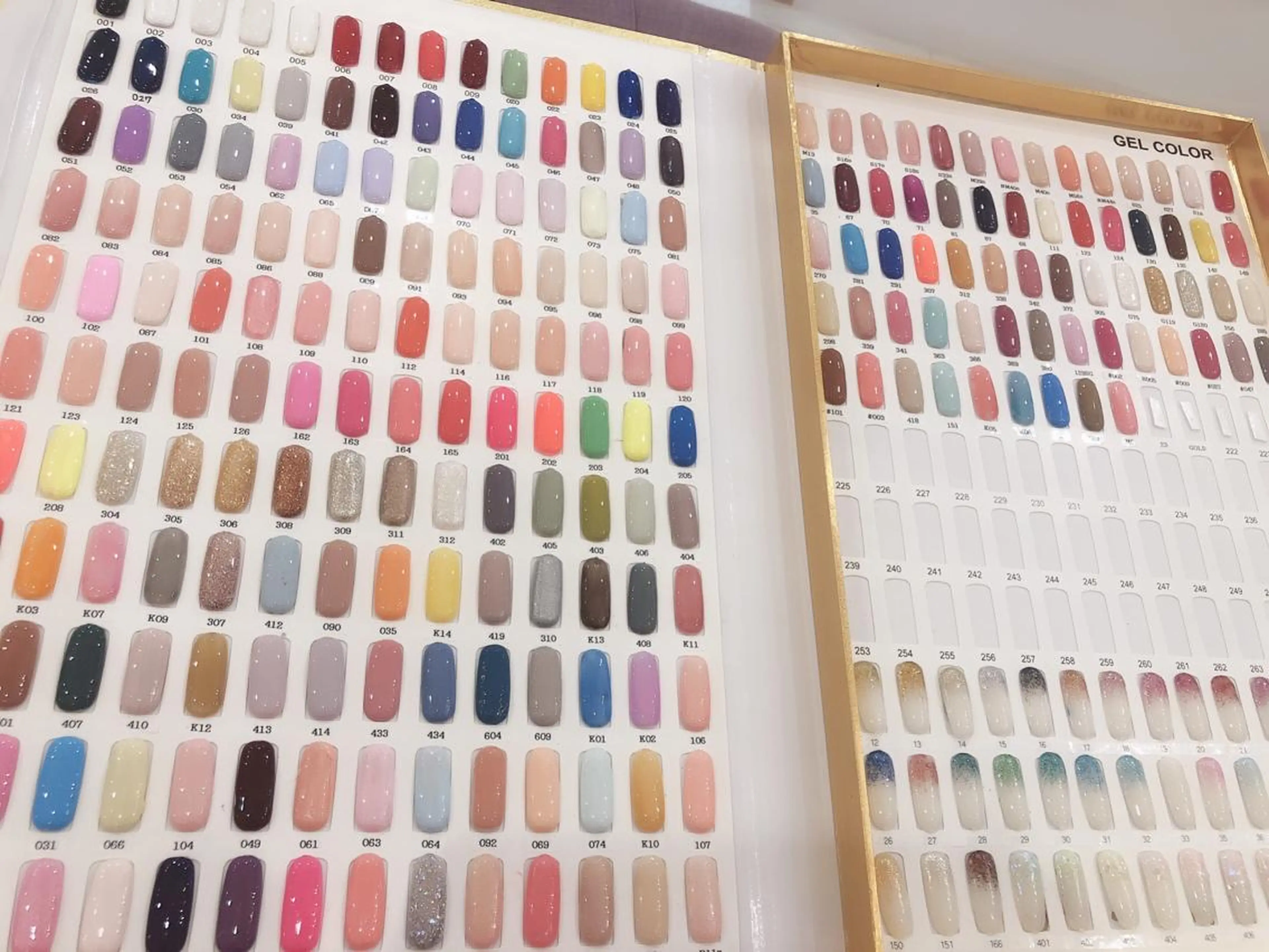 ネイル nailstudio ′ecole所属・nailstudio ′ecoleのネイルデザイン