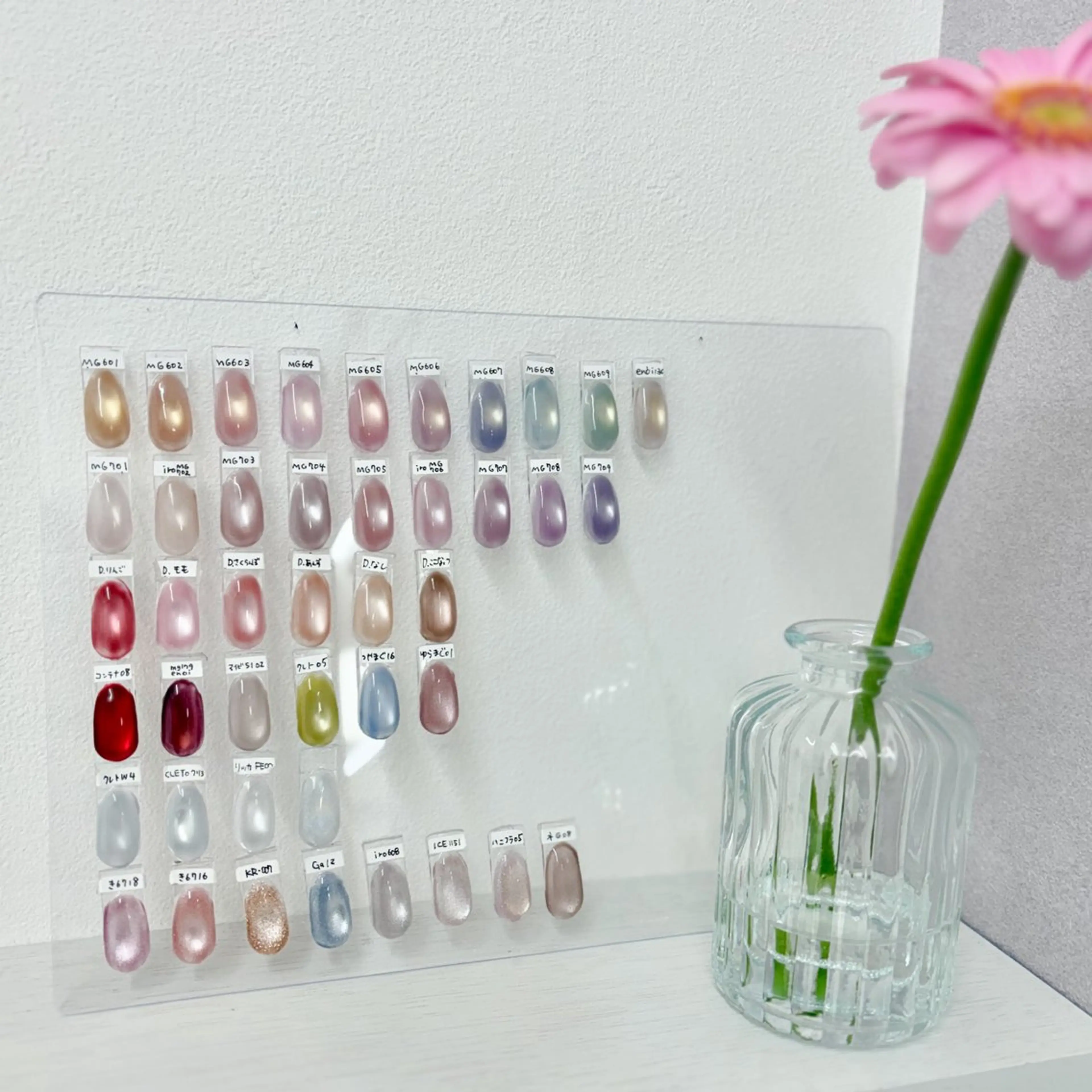 ネイル 氷ネイル・うるうるネイル マグネットネイル 春ネイル ハンドネイル nailmum jijiのネイルデザイン