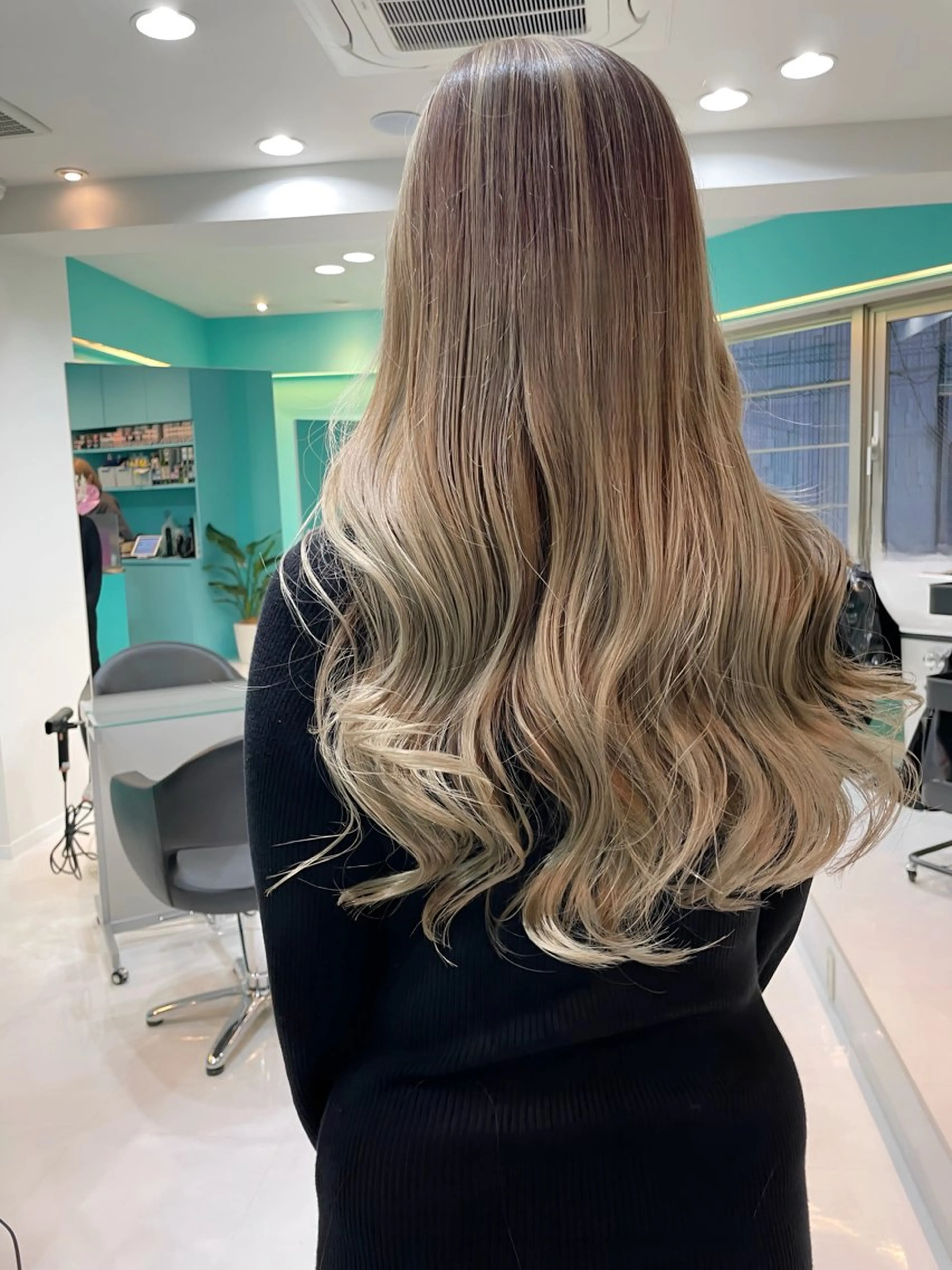 【外国人風】バレイヤージュ+メンテナンスカット+艶☆☆☆トリートメント✨写真はブリーチ2回です(ブリーチなし可)の写真