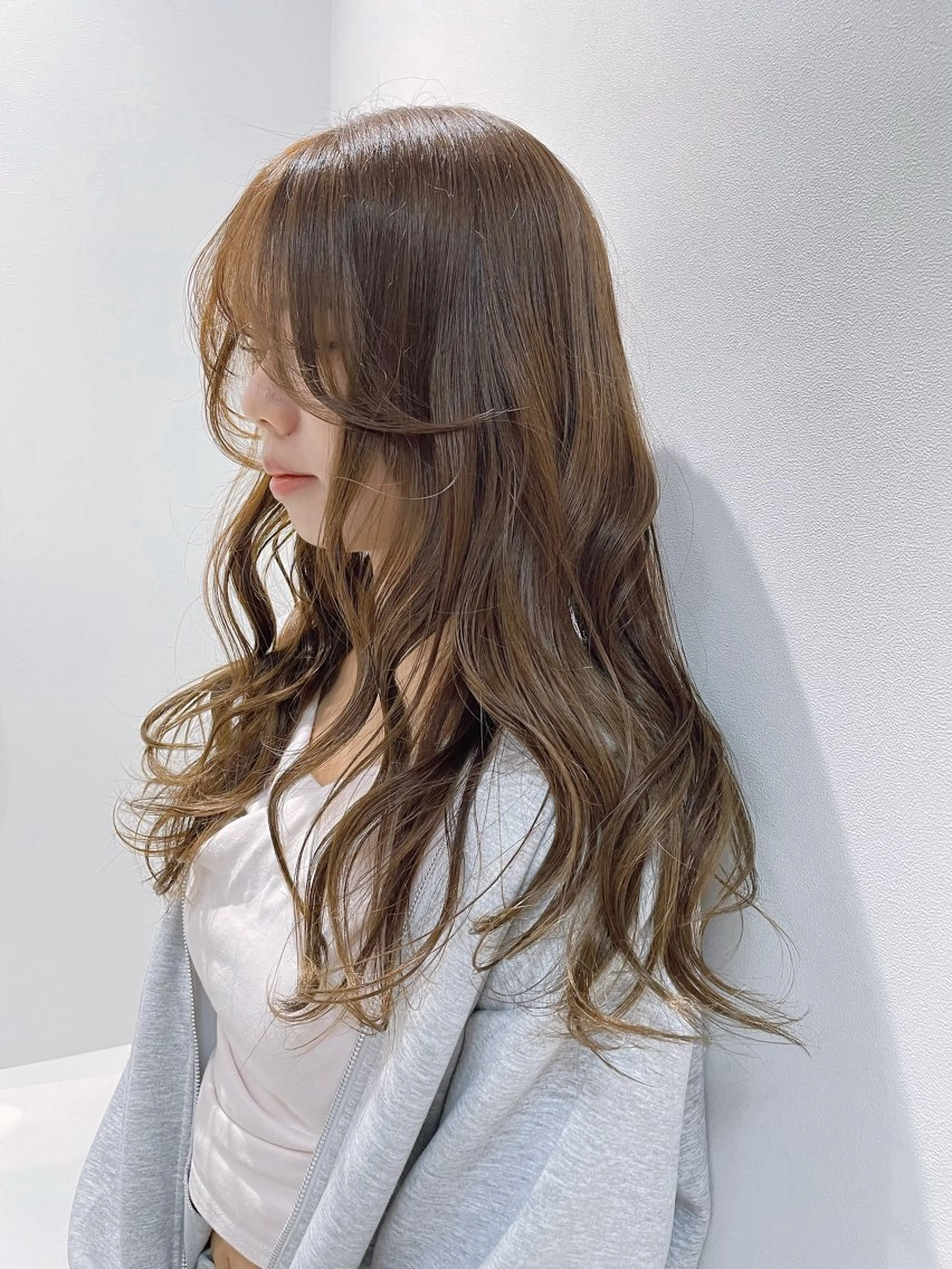 ロング カラー 佐野 えり奈のヘアスタイル