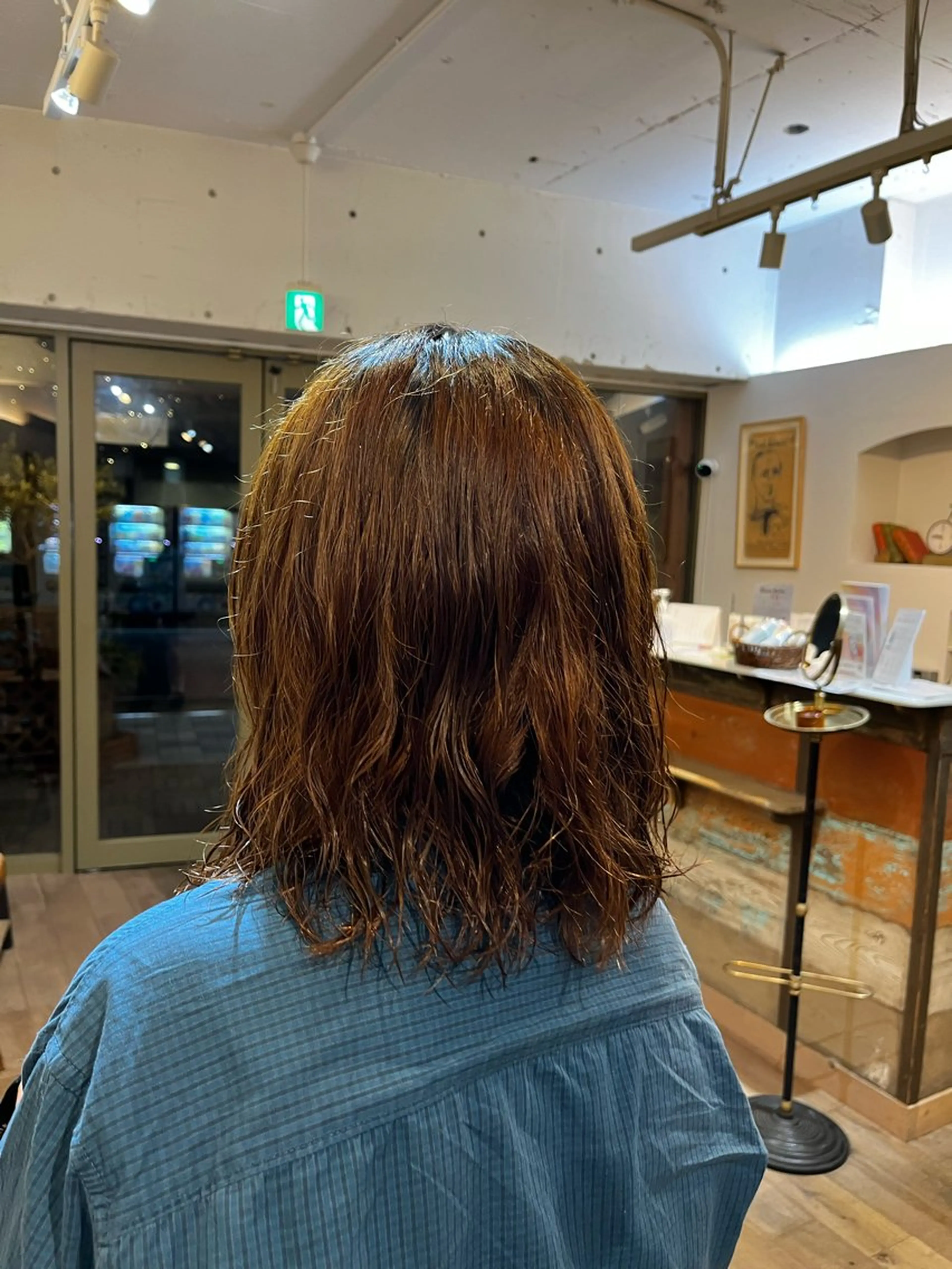 ミディアム パーマ ミディアムパーマ 臺 佳連のヘアスタイル