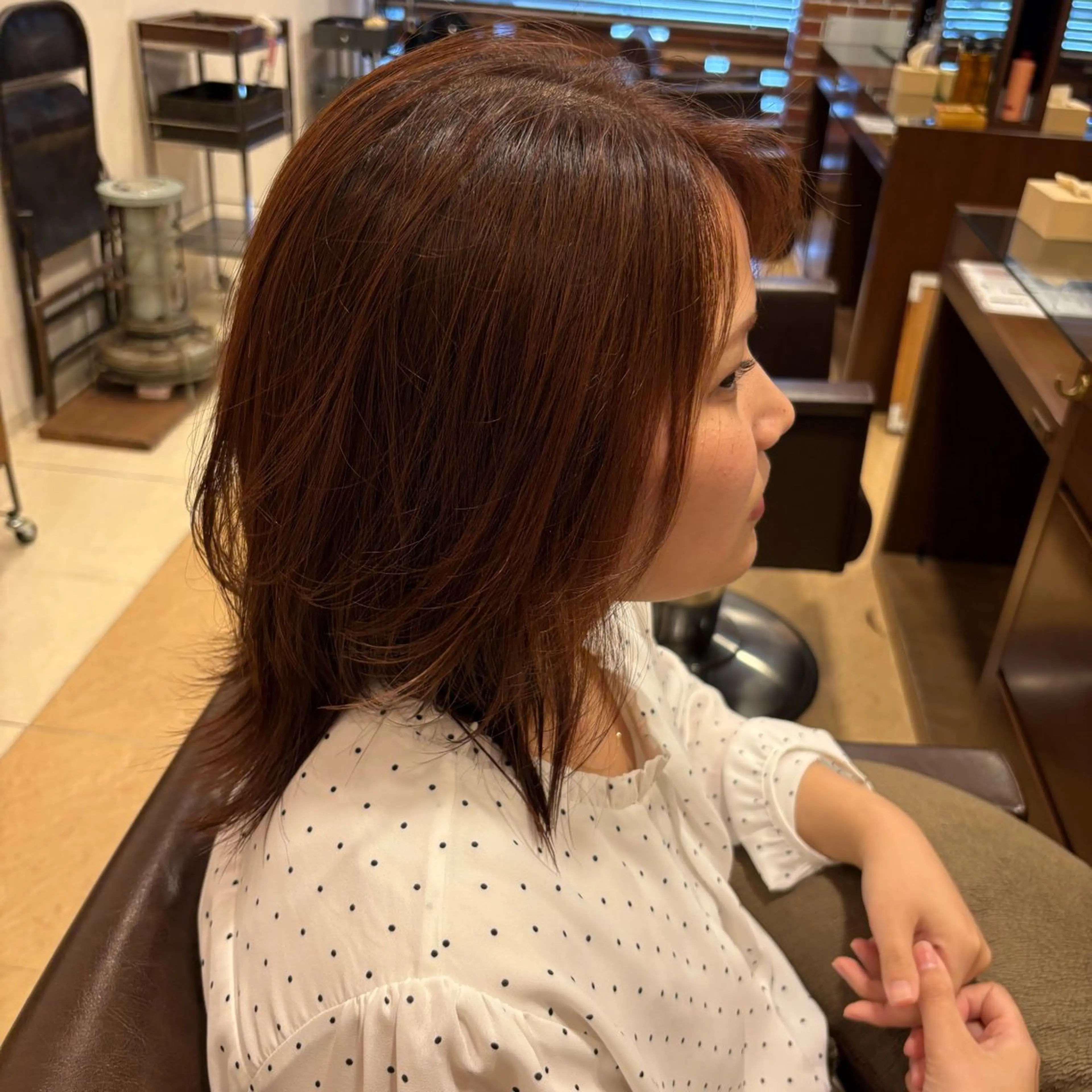 ミディアム カラー レイヤーカット hair salon riri所属・寺村 萌々佳のヘアスタイル
