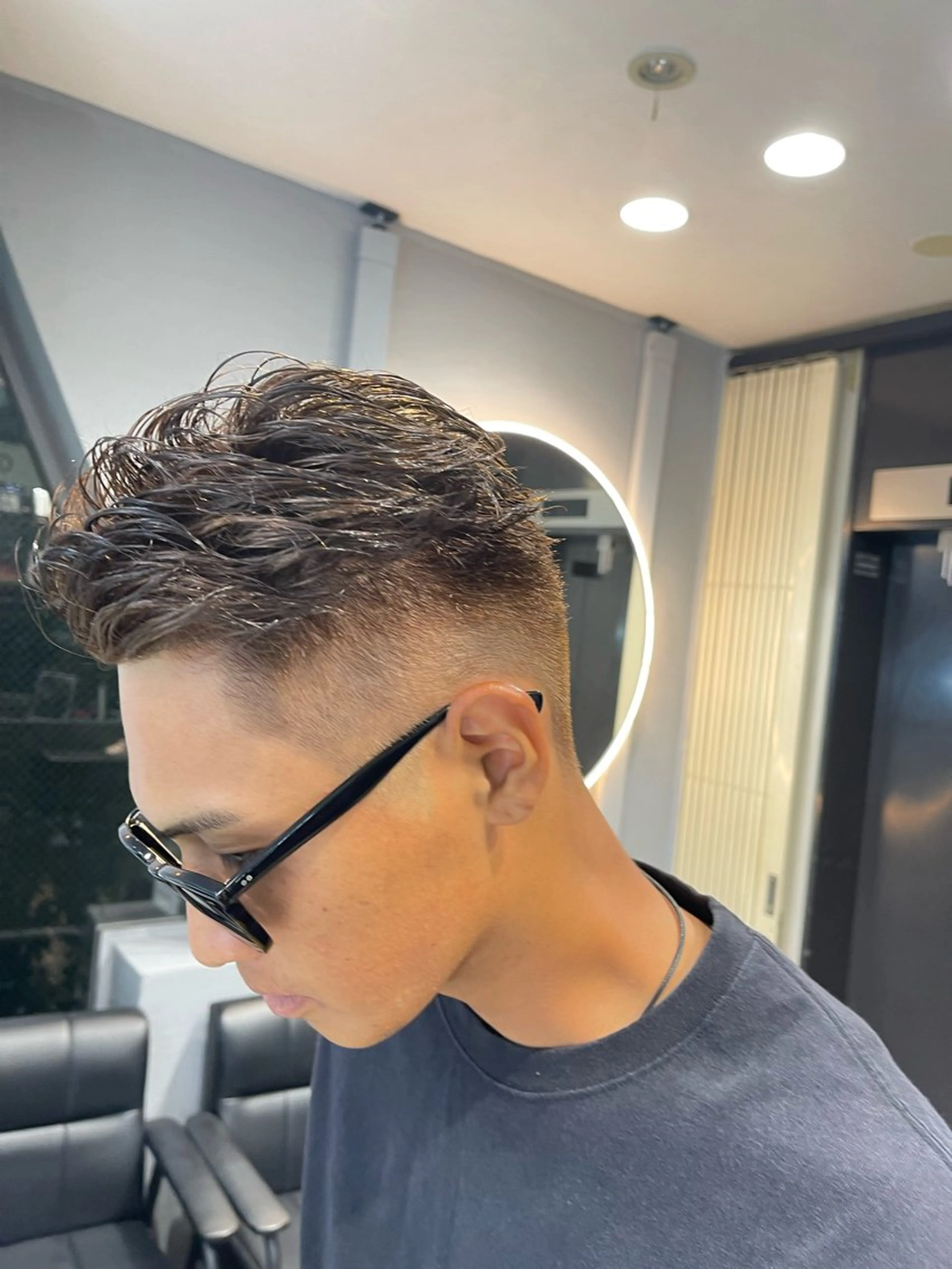 メンズ TATSUブリーチ/ ミルクティーベージュのヘアスタイル