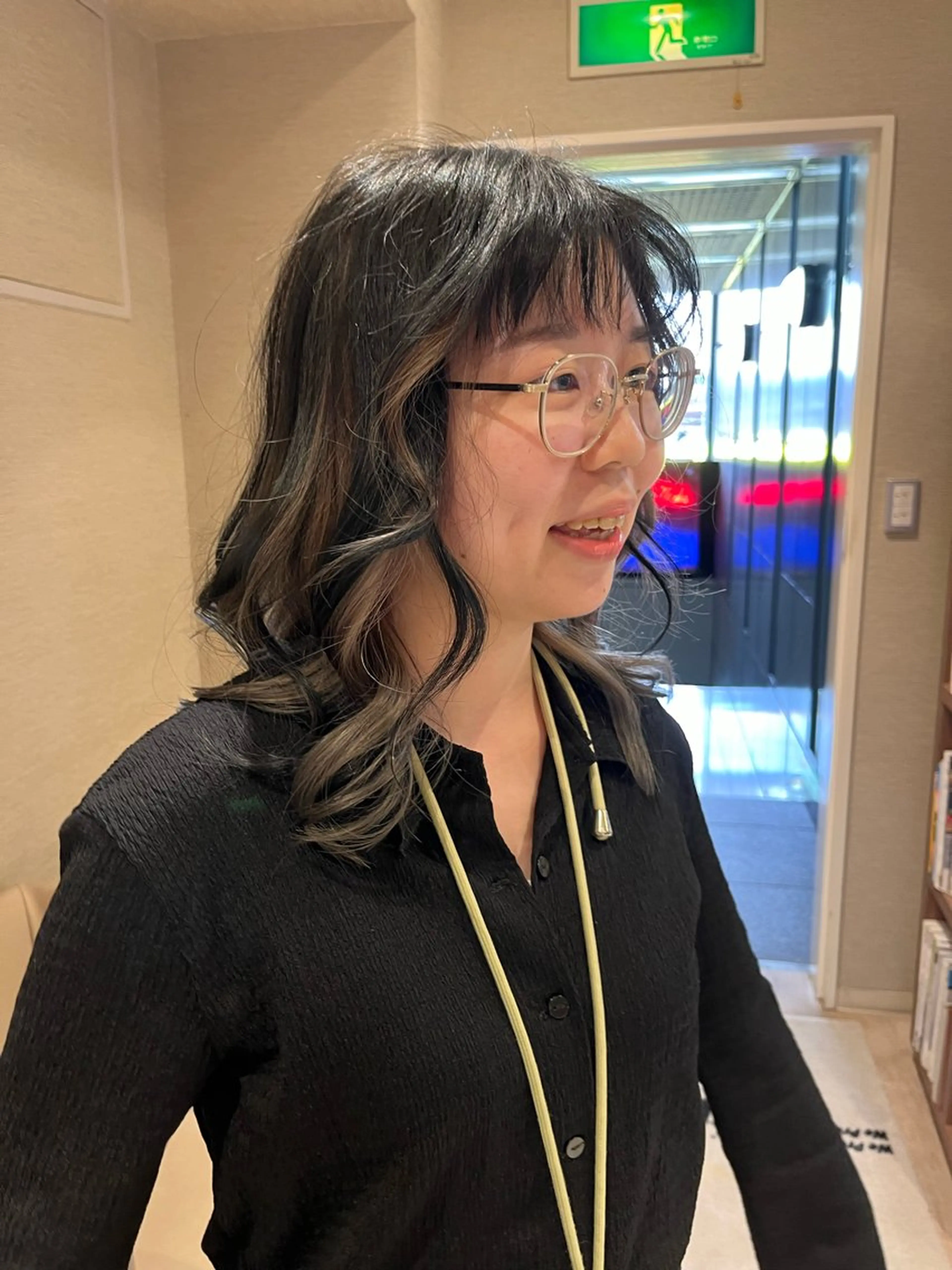 セミロング カラー ベージュカラー インナーカラー シルバー カット ヘアカラー dogstar小林諒 レイヤー/パーマのヘアスタイル