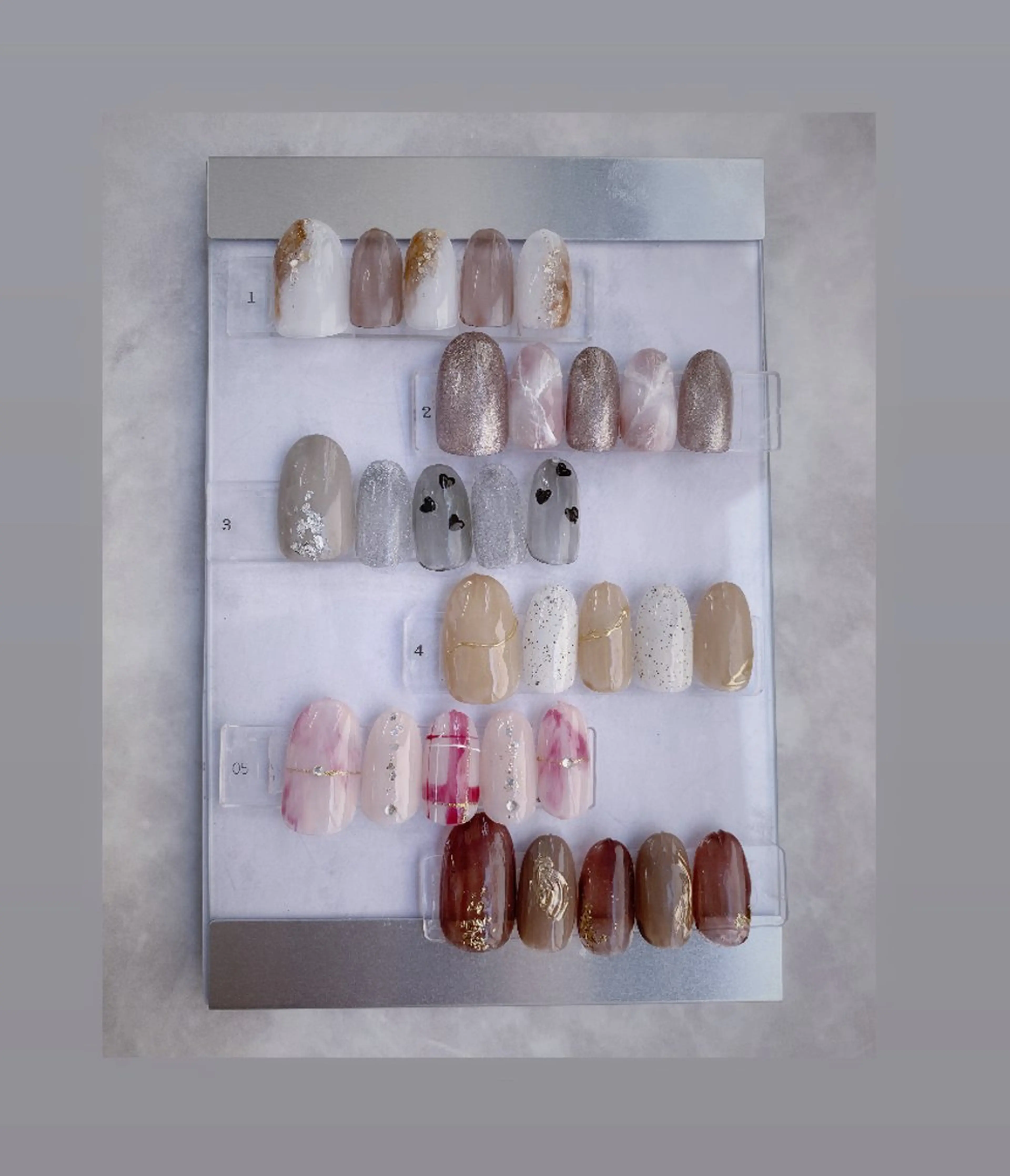 ネイル アートネイル ブラウン カジュアル フラッシュネイル ハート Nail&Eyelash パレス所属・パレス 💅🏻⌇.mamiのネイルデザイン