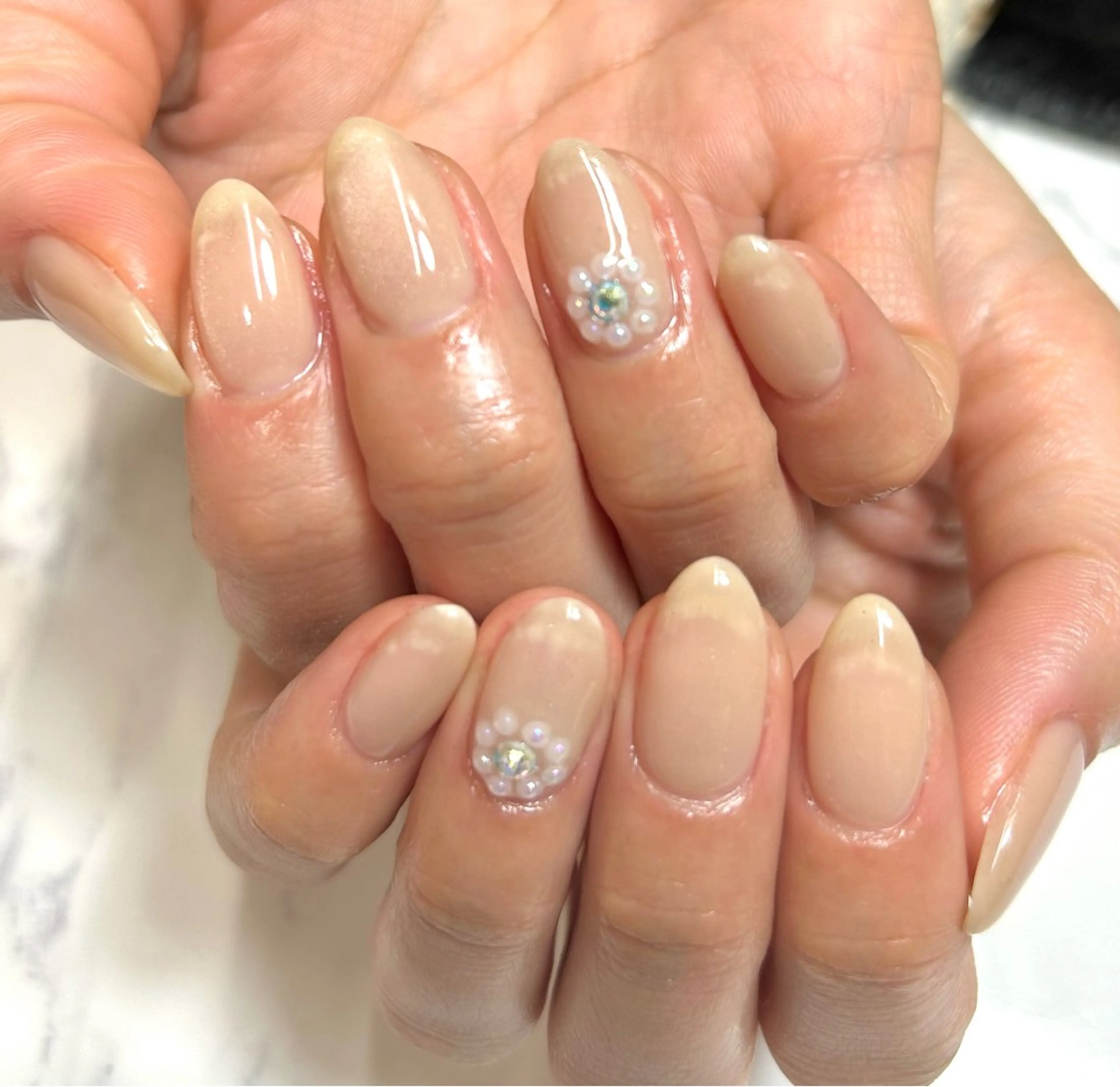 ネイル ストーンネイル ハンドネイル one nailsalonのネイルデザイン