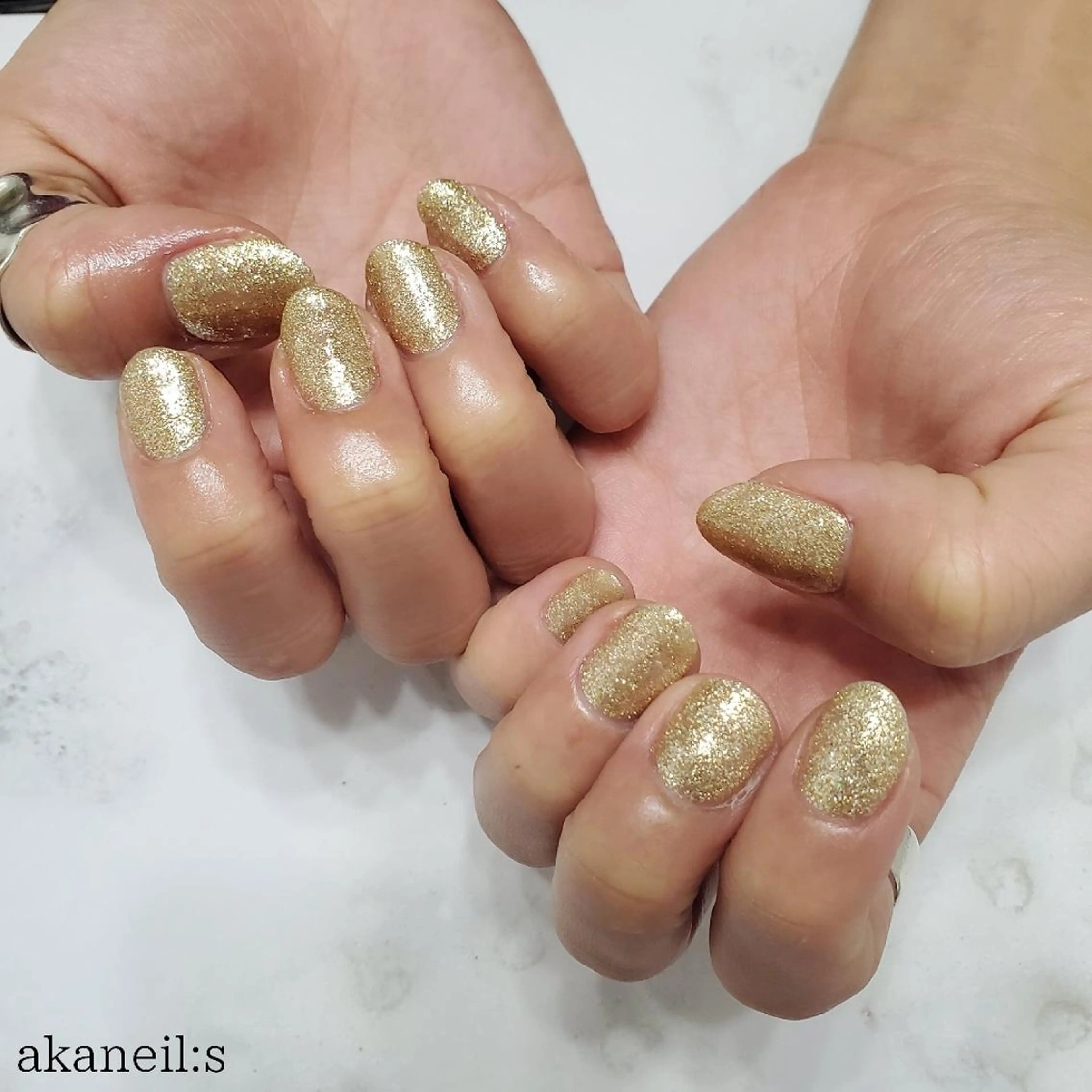 ネイル ゴールド ラメ(グリッター) 【akaneils】 アカネのネイルデザイン
