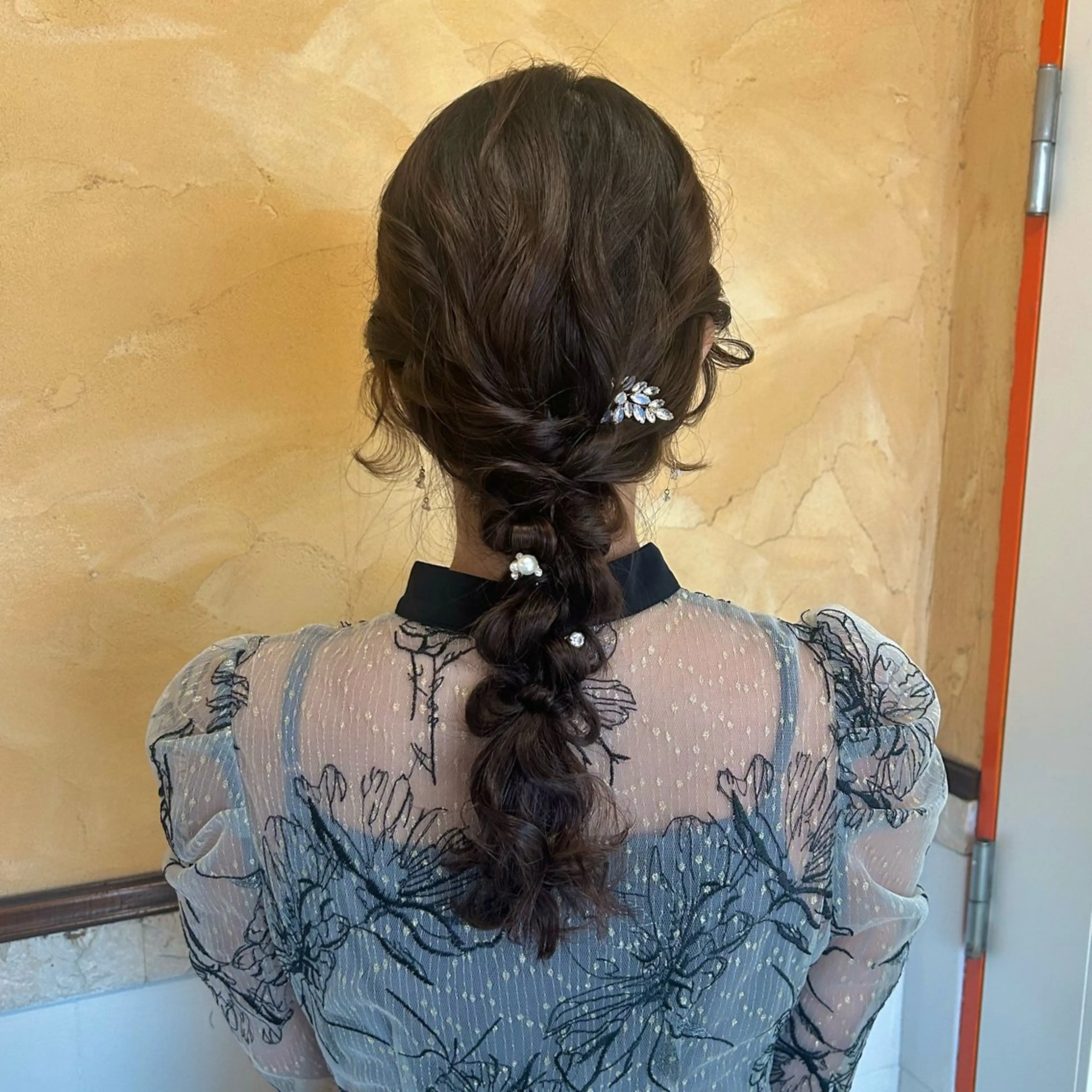 ロング ヘアアレンジ ボブ くびれヘア 顔周りカット 韓国風ヘア レイヤーカット ブリーチなしベージュ /ヘアセット/ミユのヘアスタイル