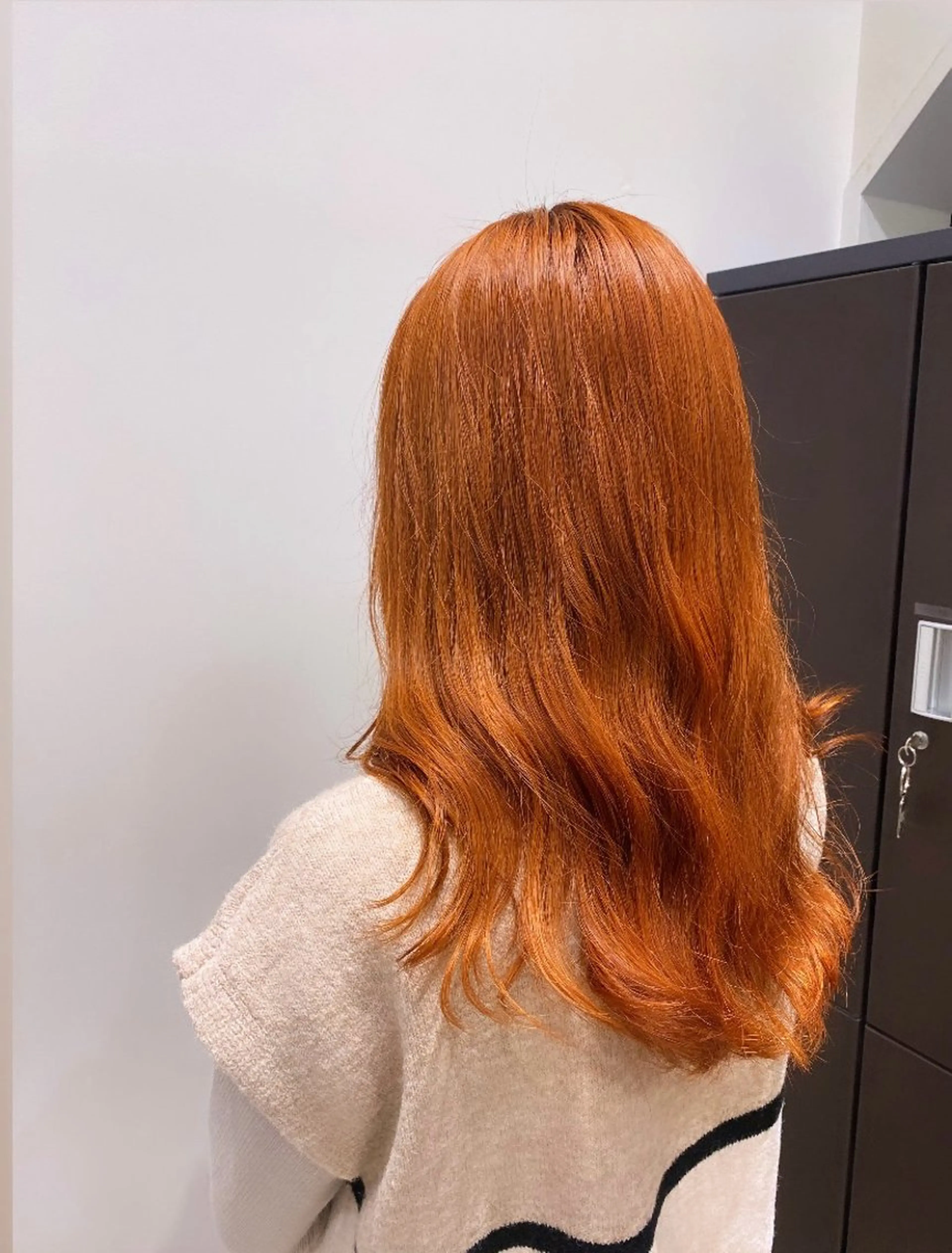 セミロング カラー ブリーチ オレンジ D-boy 健軍店所属・能登 彩穂のヘアスタイル