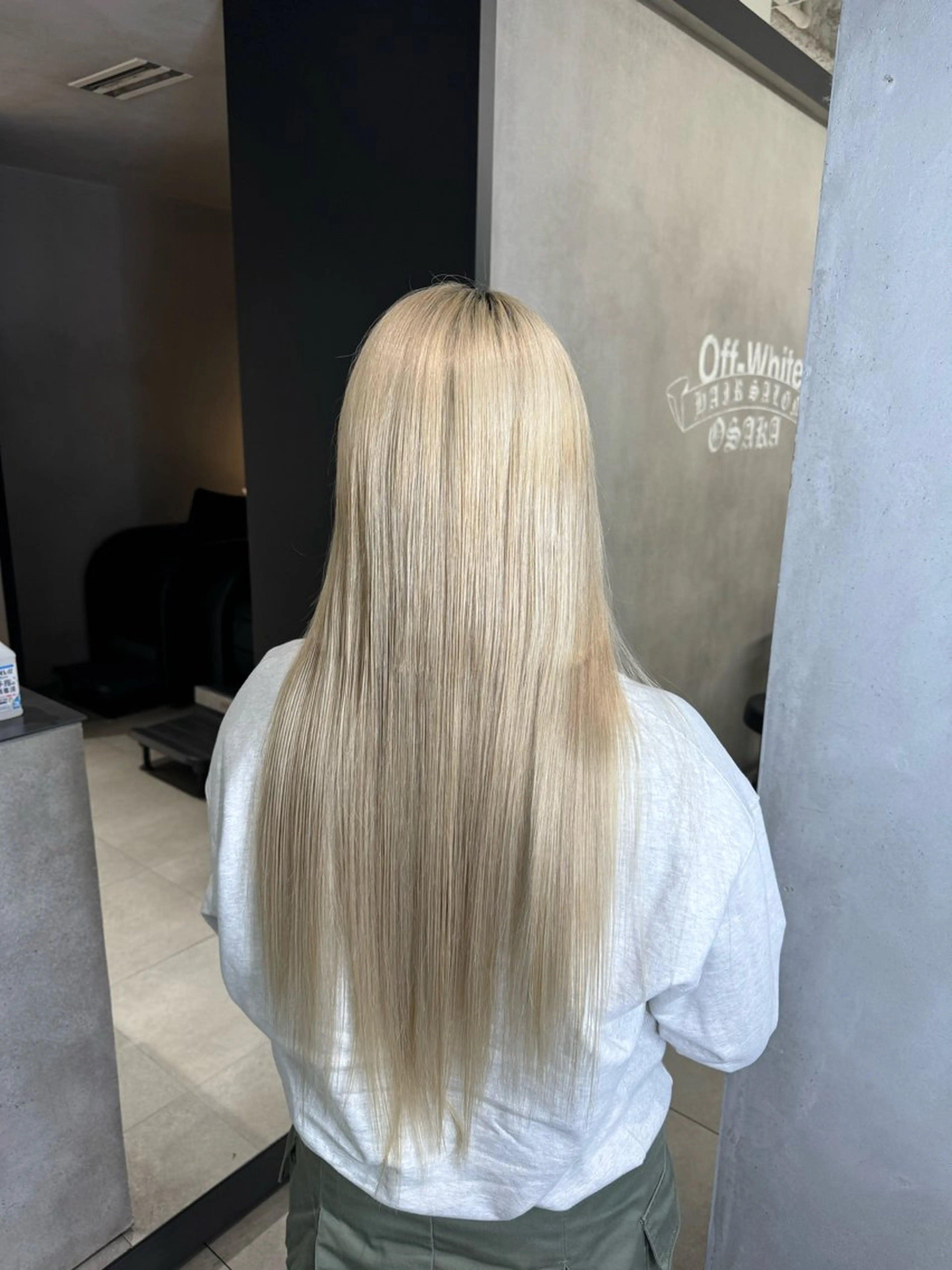 ヘアカラー オフホワイト大阪店（off white）所属・LENA🎀 ハイトーン/エクステのヘアスタイル
