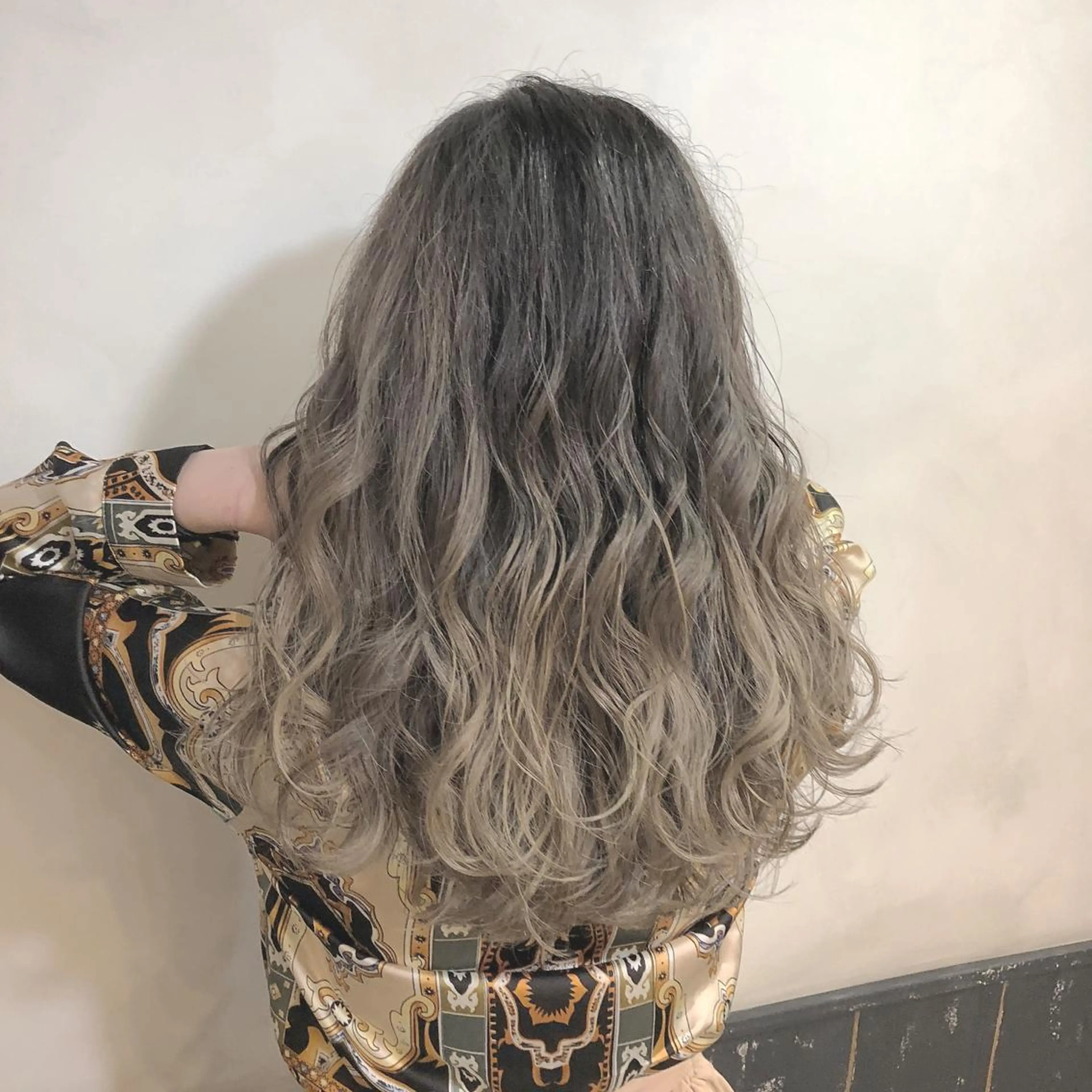 セミロング カラー ヘアアレンジ バレイヤージュ ブリーチ ケアブリーチ グラデーションカラー ハイライトカラー AUBE HAIRazul吉祥寺所属・綺麗な髪質にしたい方 限定🌈清水　祥のヘアスタイル