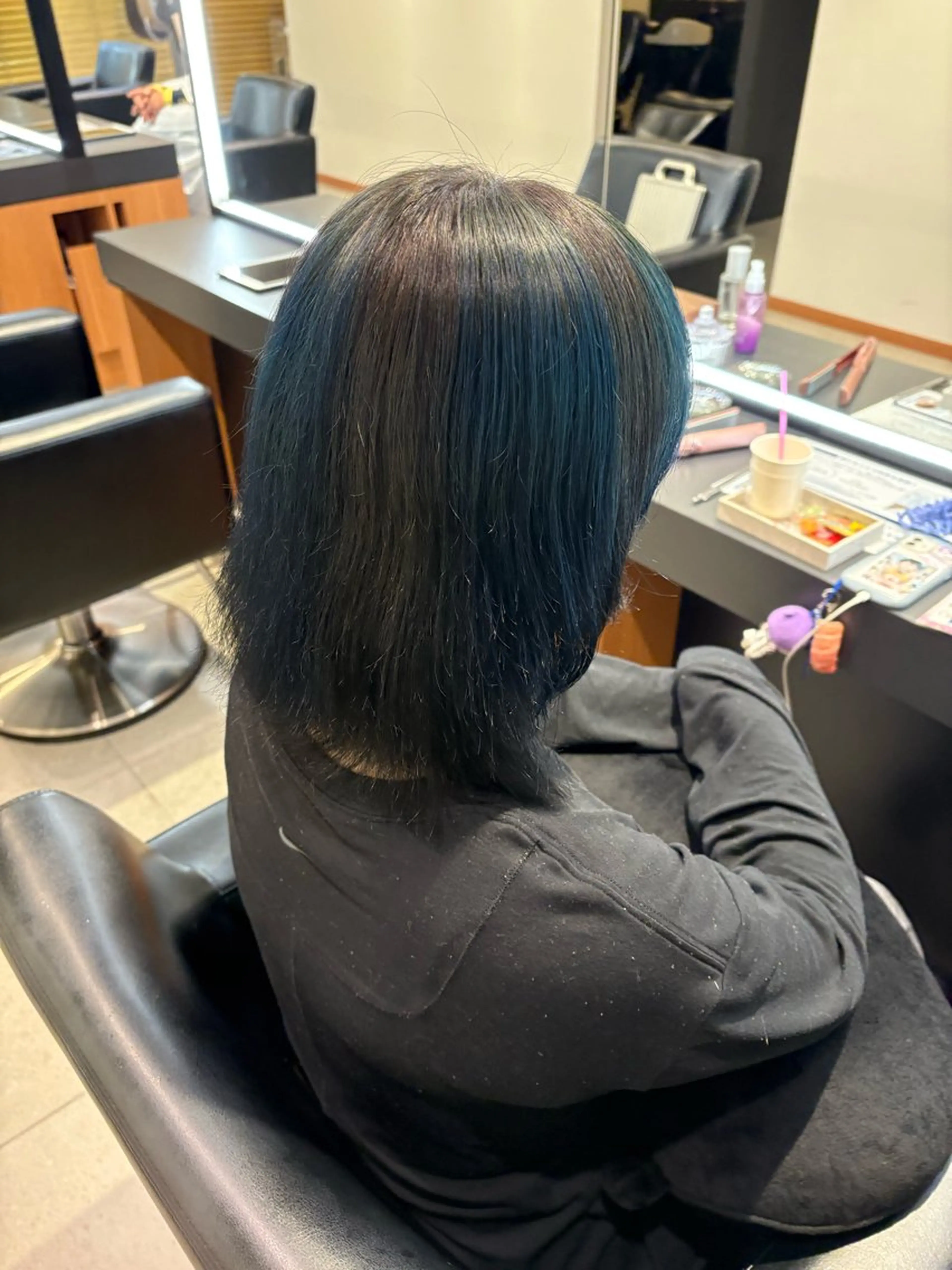 ショート カラー 黒髪 ブルーカラー デザインカラー ERII /伏見・栄 カットモデル募集中!のヘアスタイル