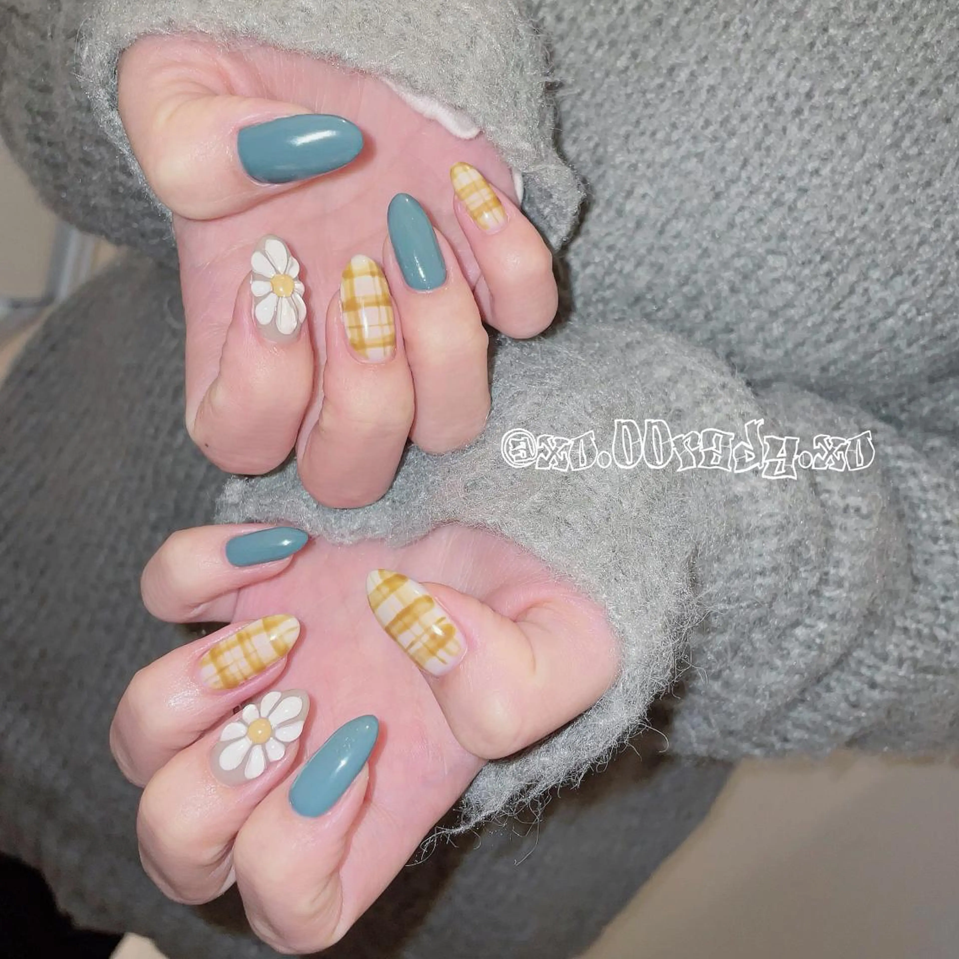 セミロング ネイル ⛓Miyu ⛓のネイルデザイン