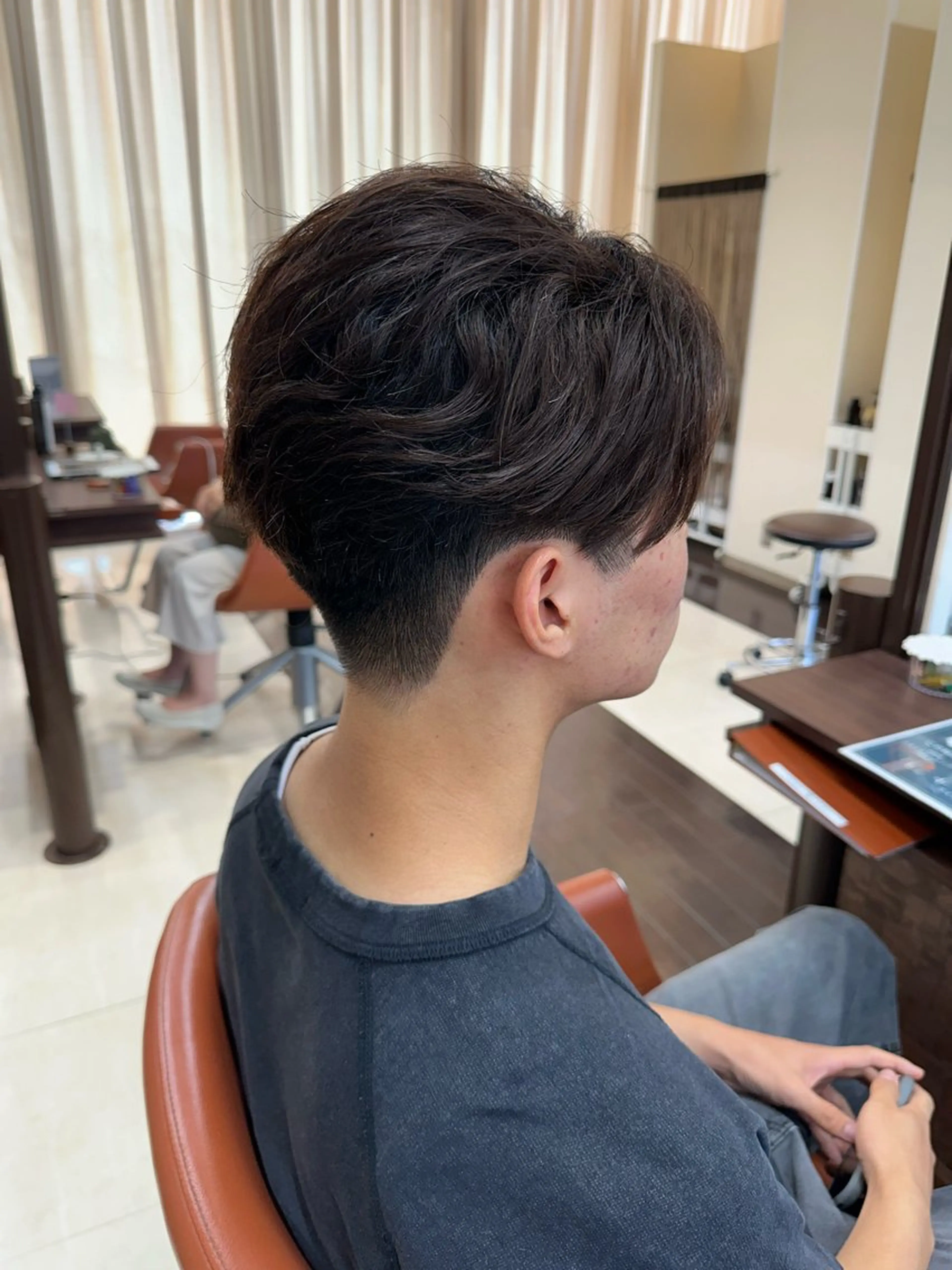 ショート カラー パーマ メンズ センターパート 刈り上げ カット ヘアセット 毎月230人担当/ メンズヘア/清和武虎のヘアスタイル