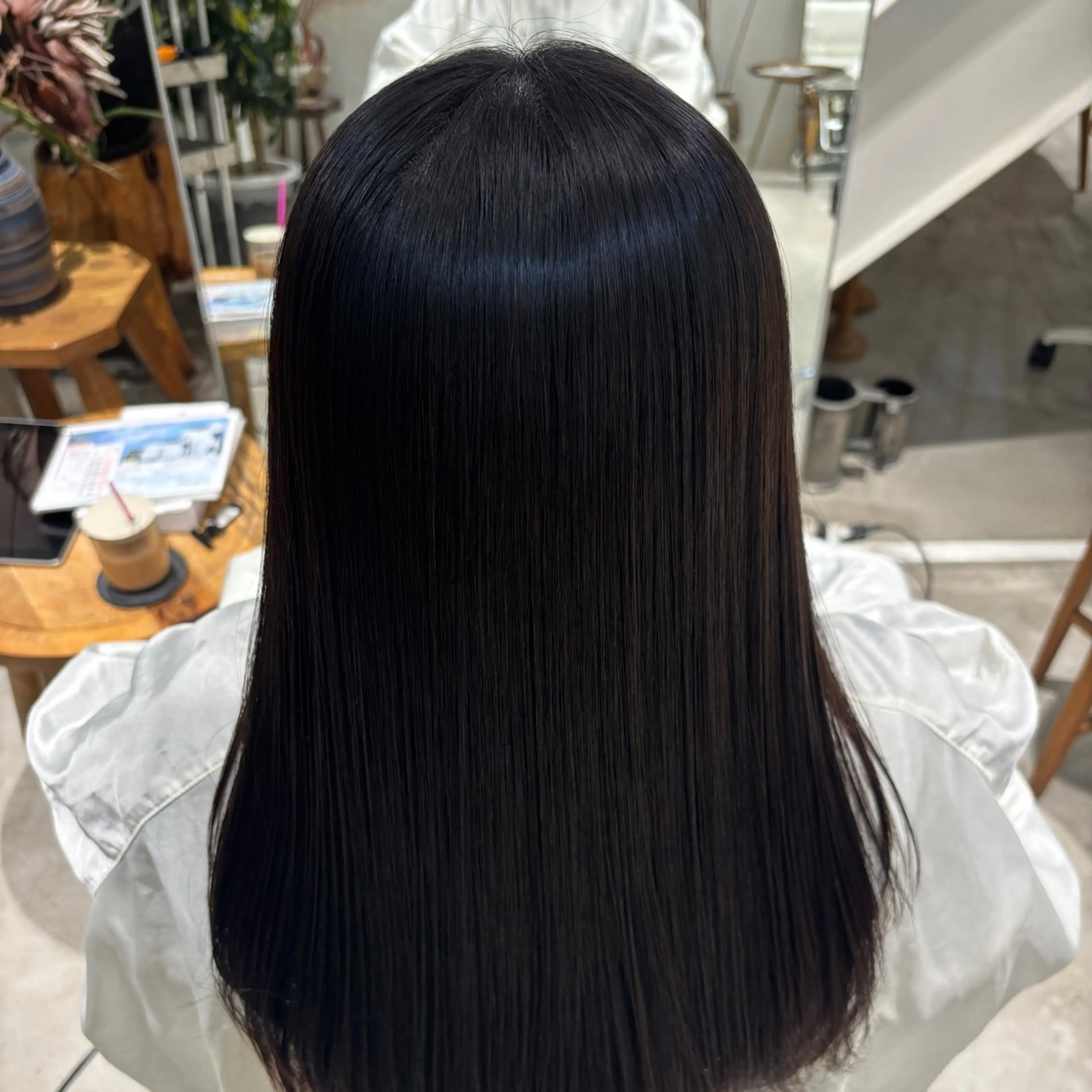 ロング パーマ 顔周りカット 縮毛矯正 ストレートパーマ 林 咲弥那のヘアスタイル