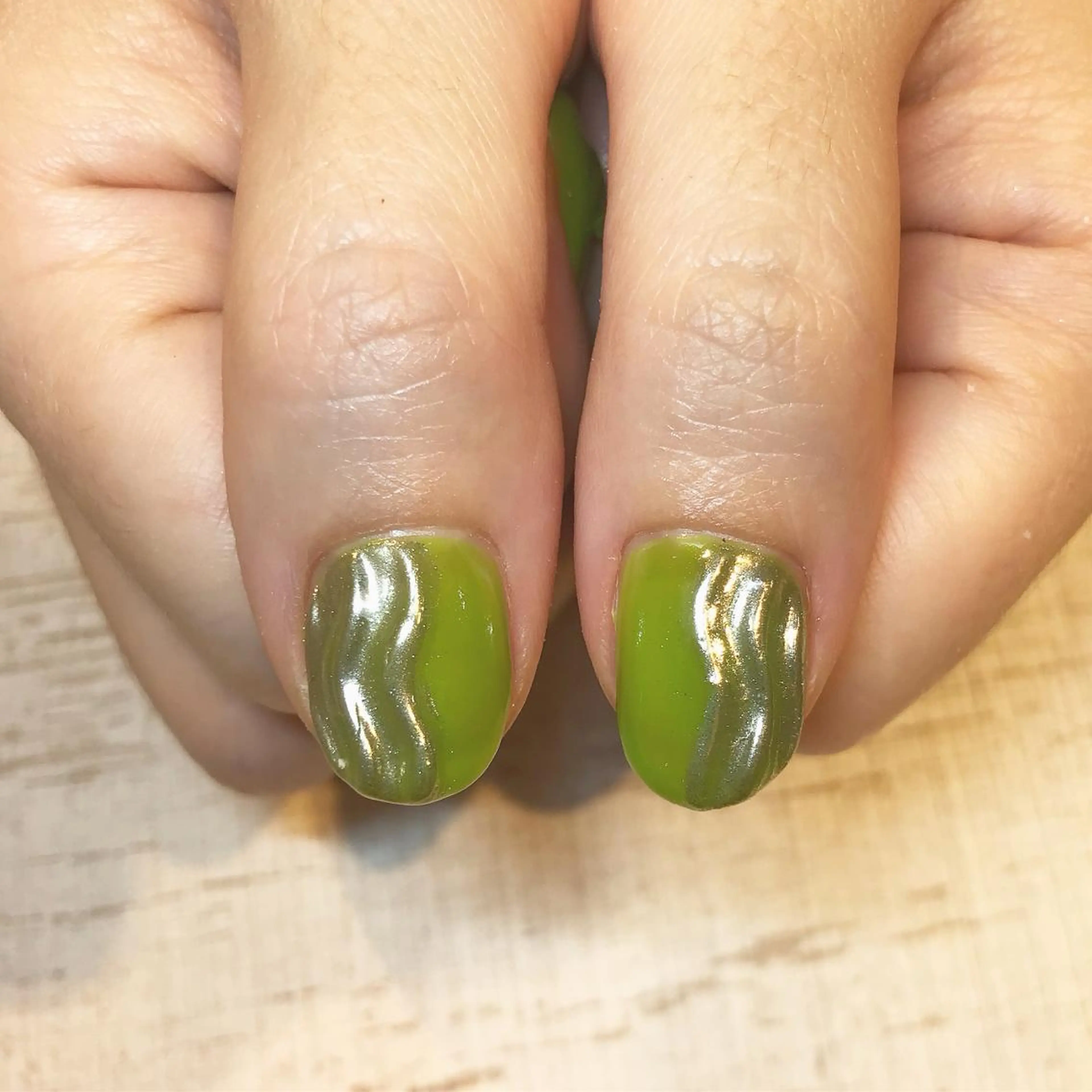 ネイル ミラーネイル コンディショニングサロンRoots所属・コンディショニング サロンRootsのネイルデザイン