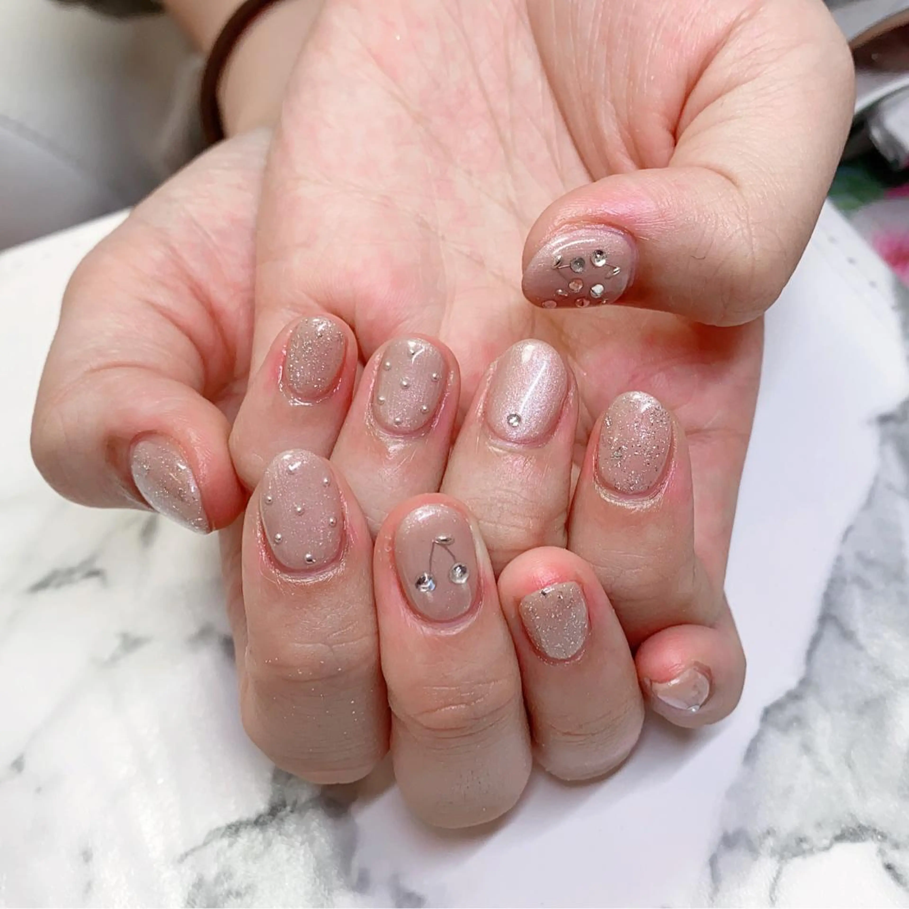 ロング カラー ネイル アートネイル ラメ(グリッター) Q Free nailsのネイルデザイン