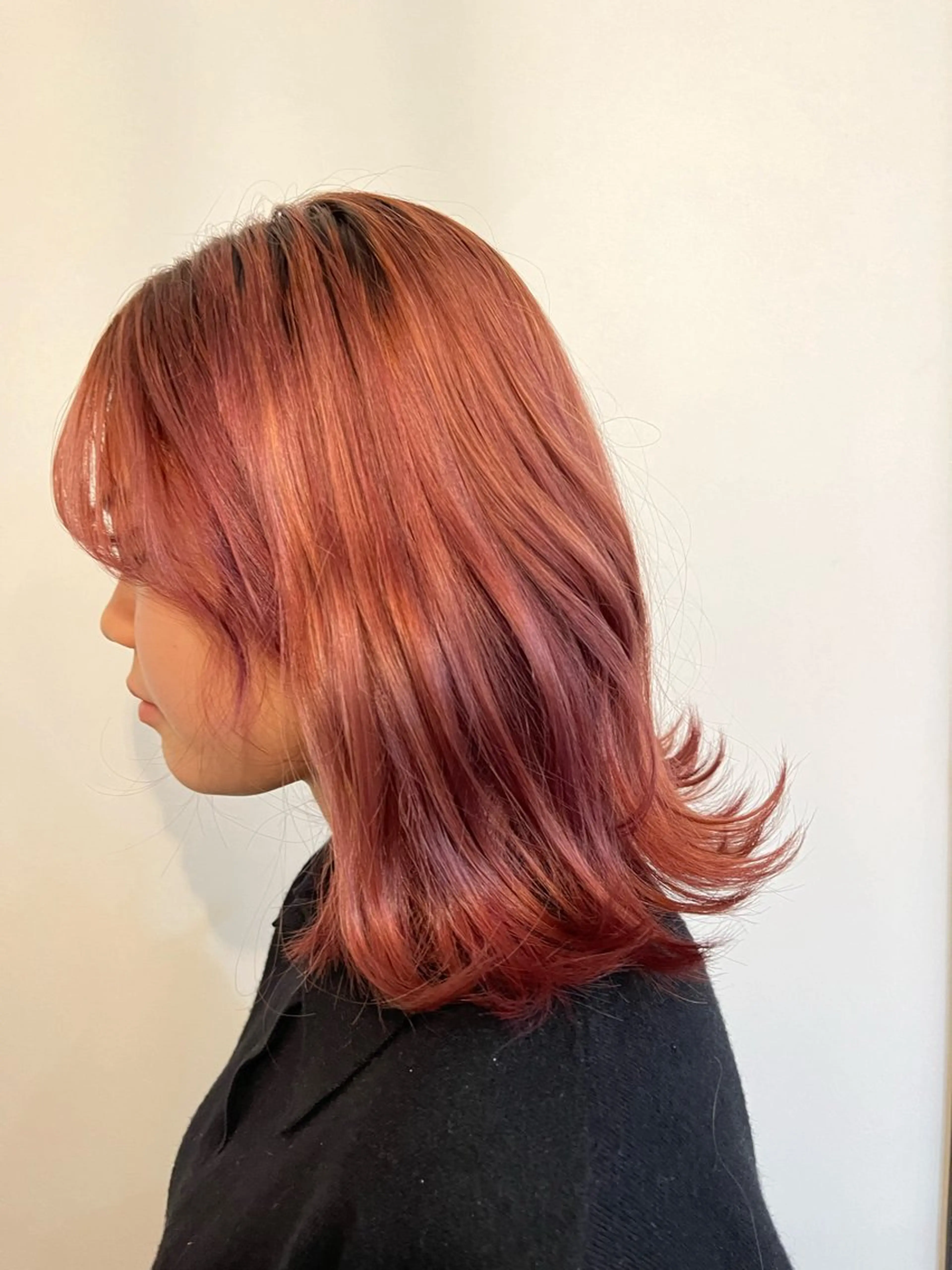 カラー 鴨田 彩音のヘアスタイル