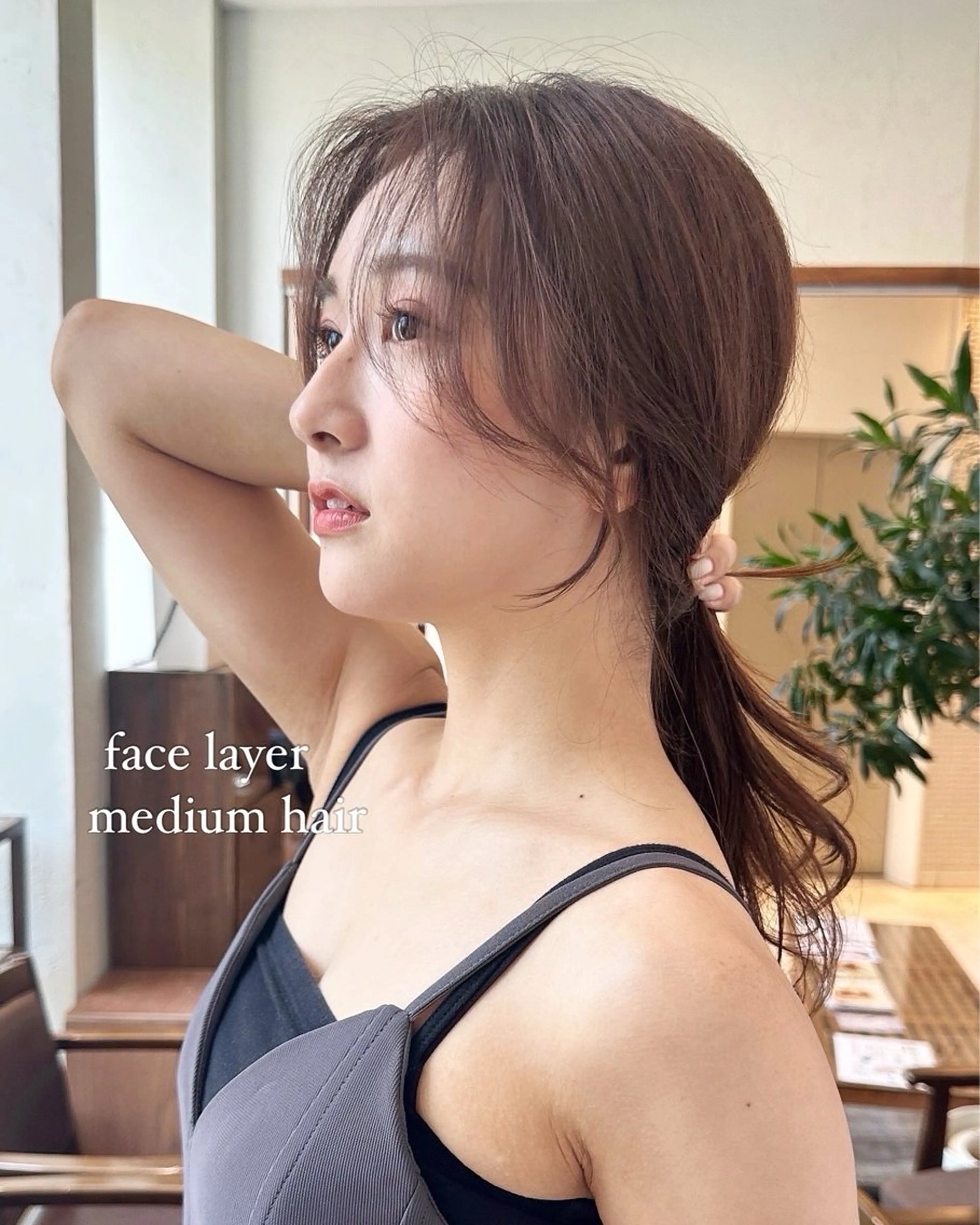 ミディアム カラー ベージュカラー 韓国風ヘア Aura所属・丸山 心 / 艶カラーのヘアスタイル